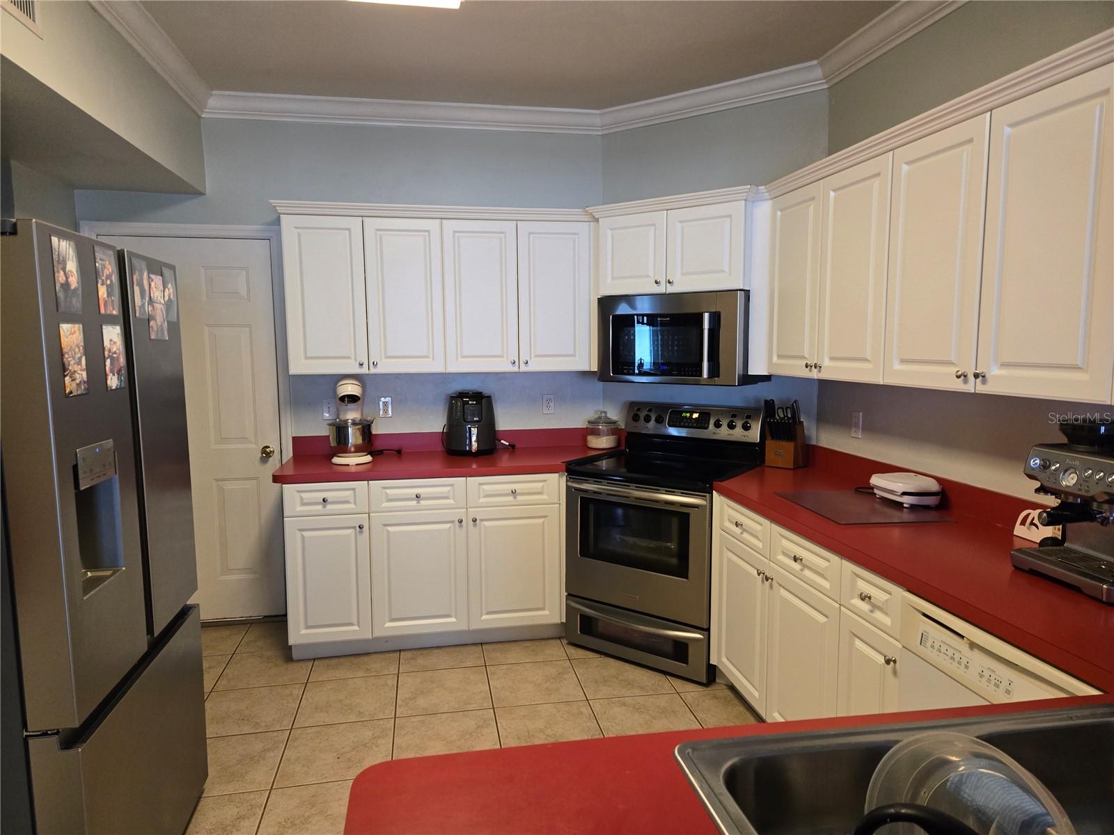 WILLIAMSBURG AT MEADOWBROOK - Residential