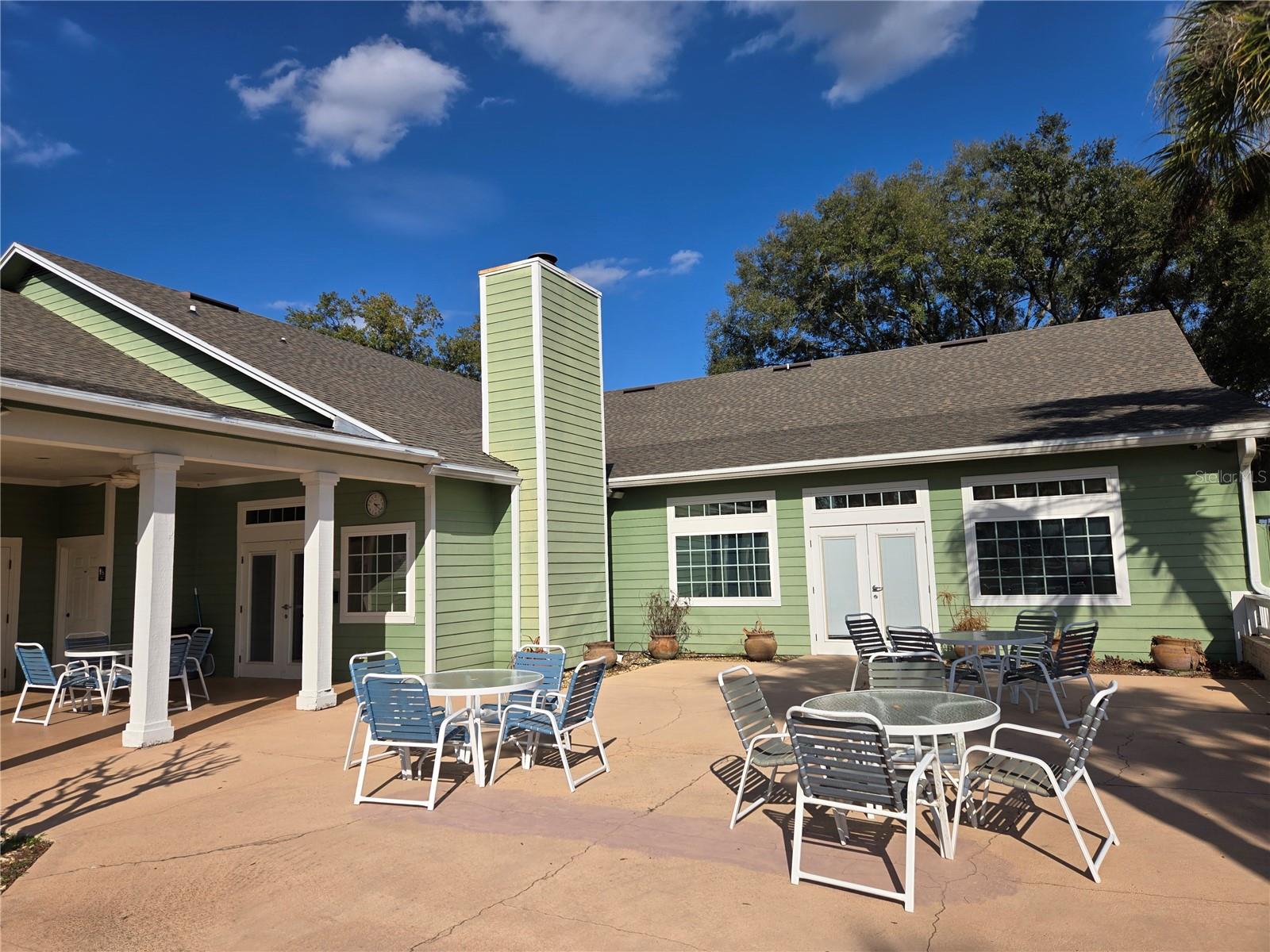 WILLIAMSBURG AT MEADOWBROOK - Residential