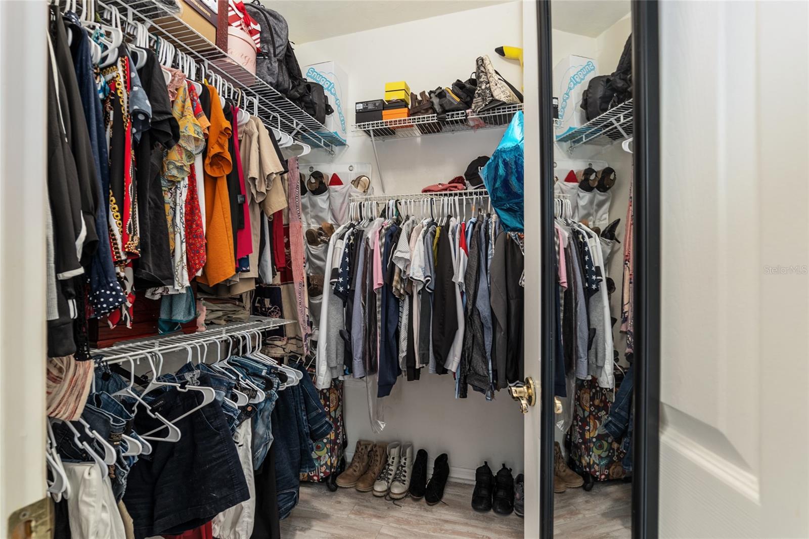 WILLIAMSBURG AT MEADOWBROOK - Residential