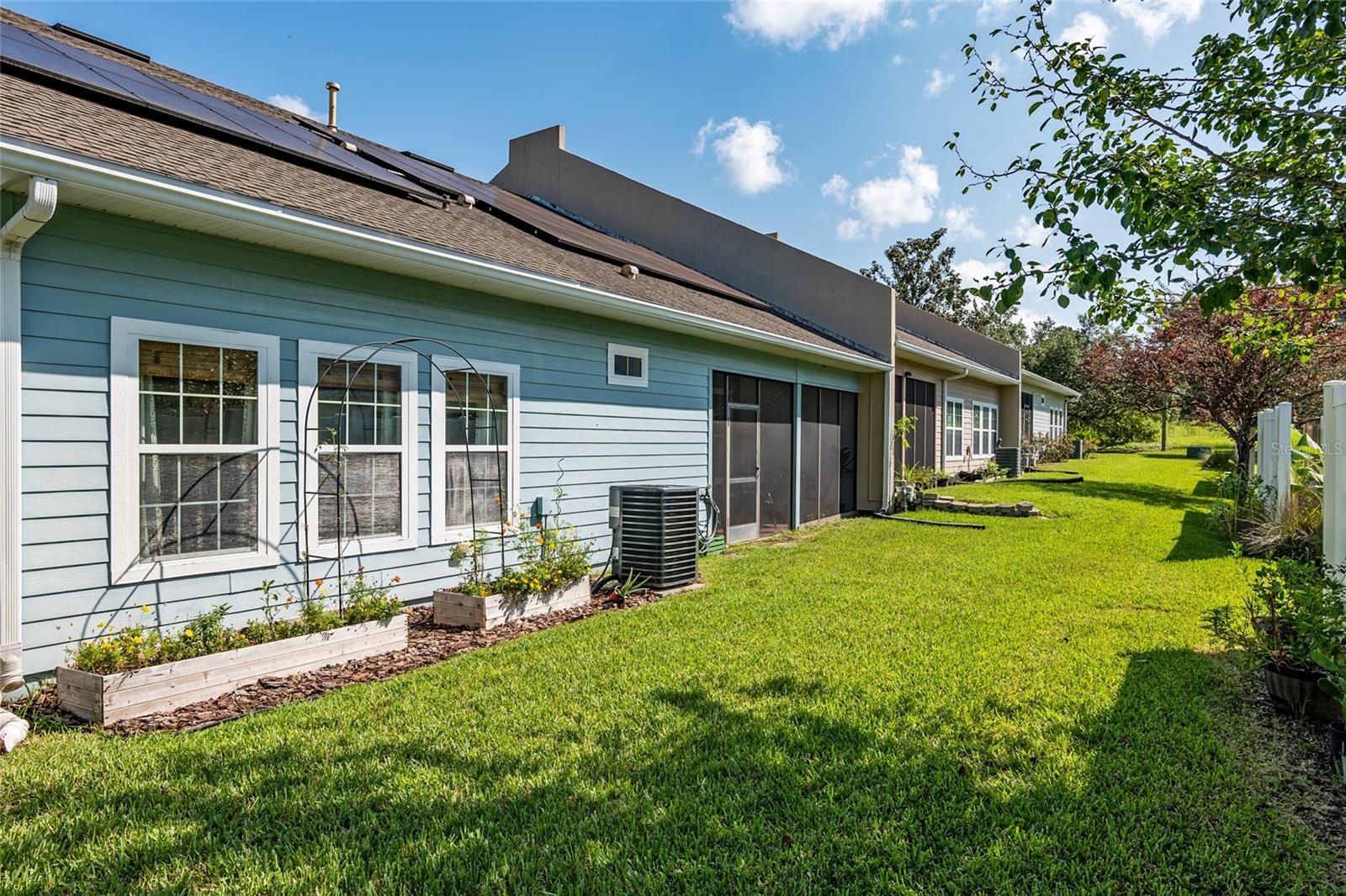 WILLIAMSBURG AT MEADOWBROOK - Residential