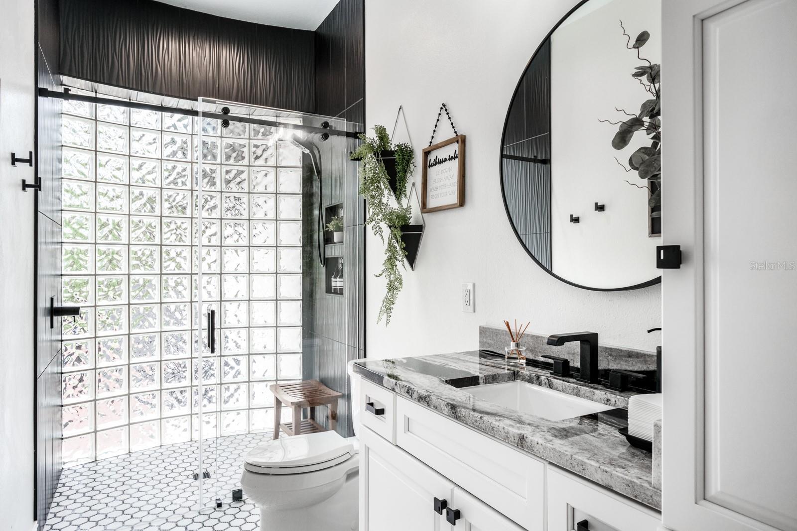 RENAISSANCE OAKS - Residential