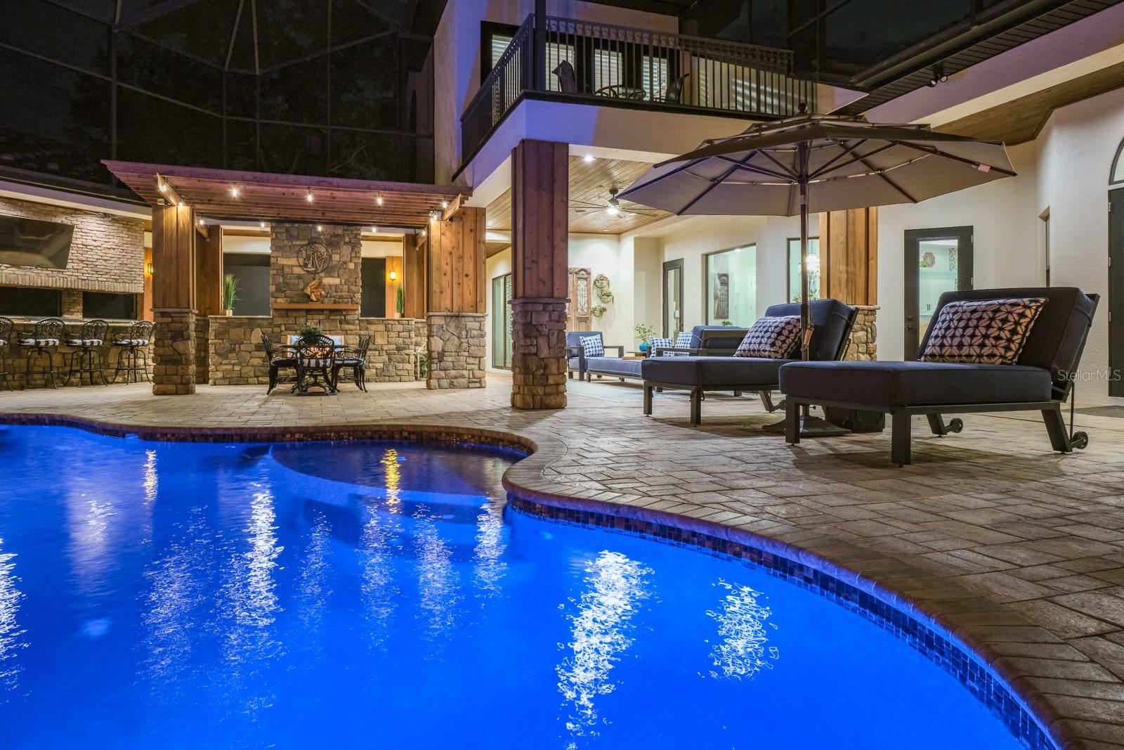 RENAISSANCE OAKS - Residential