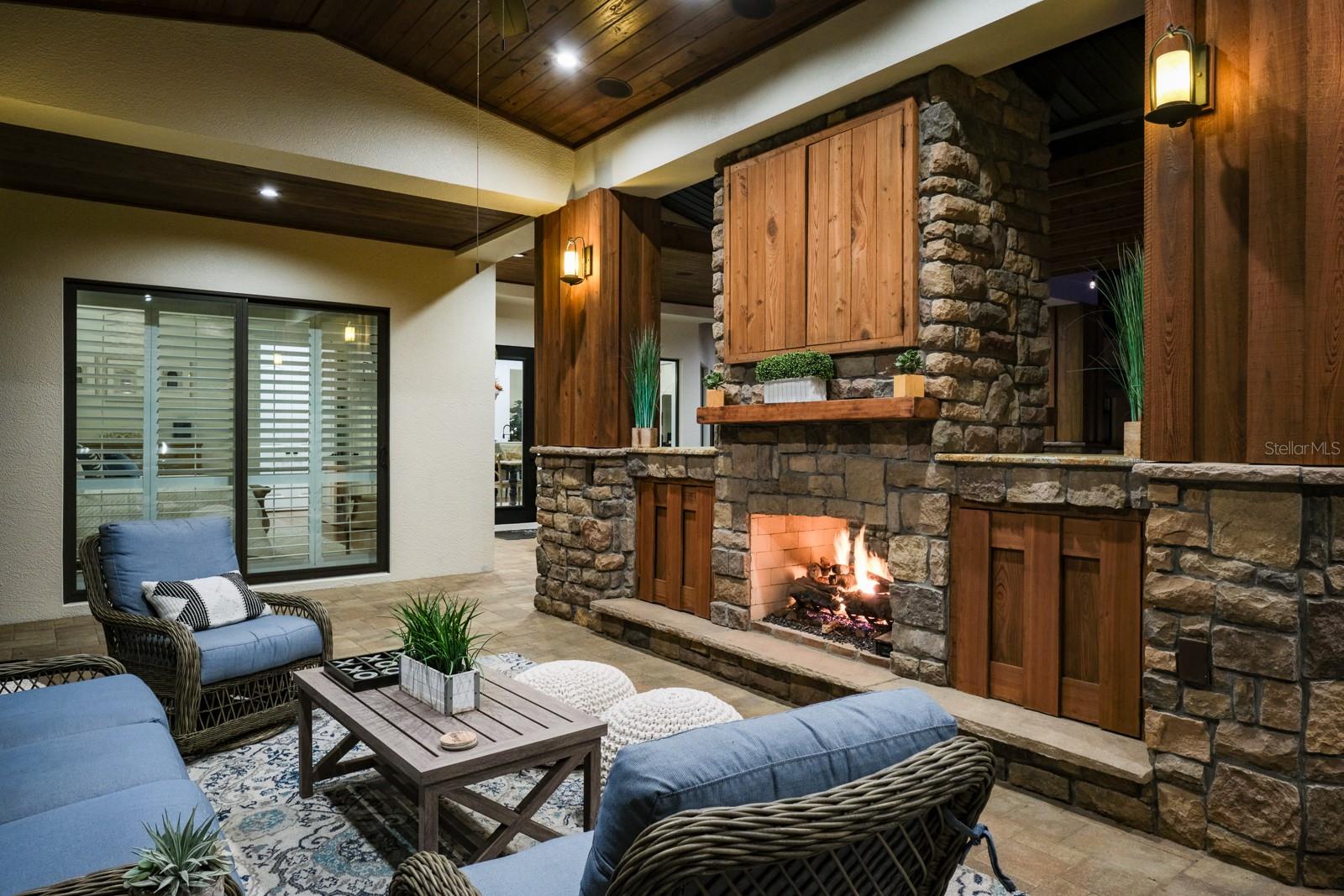 RENAISSANCE OAKS - Residential