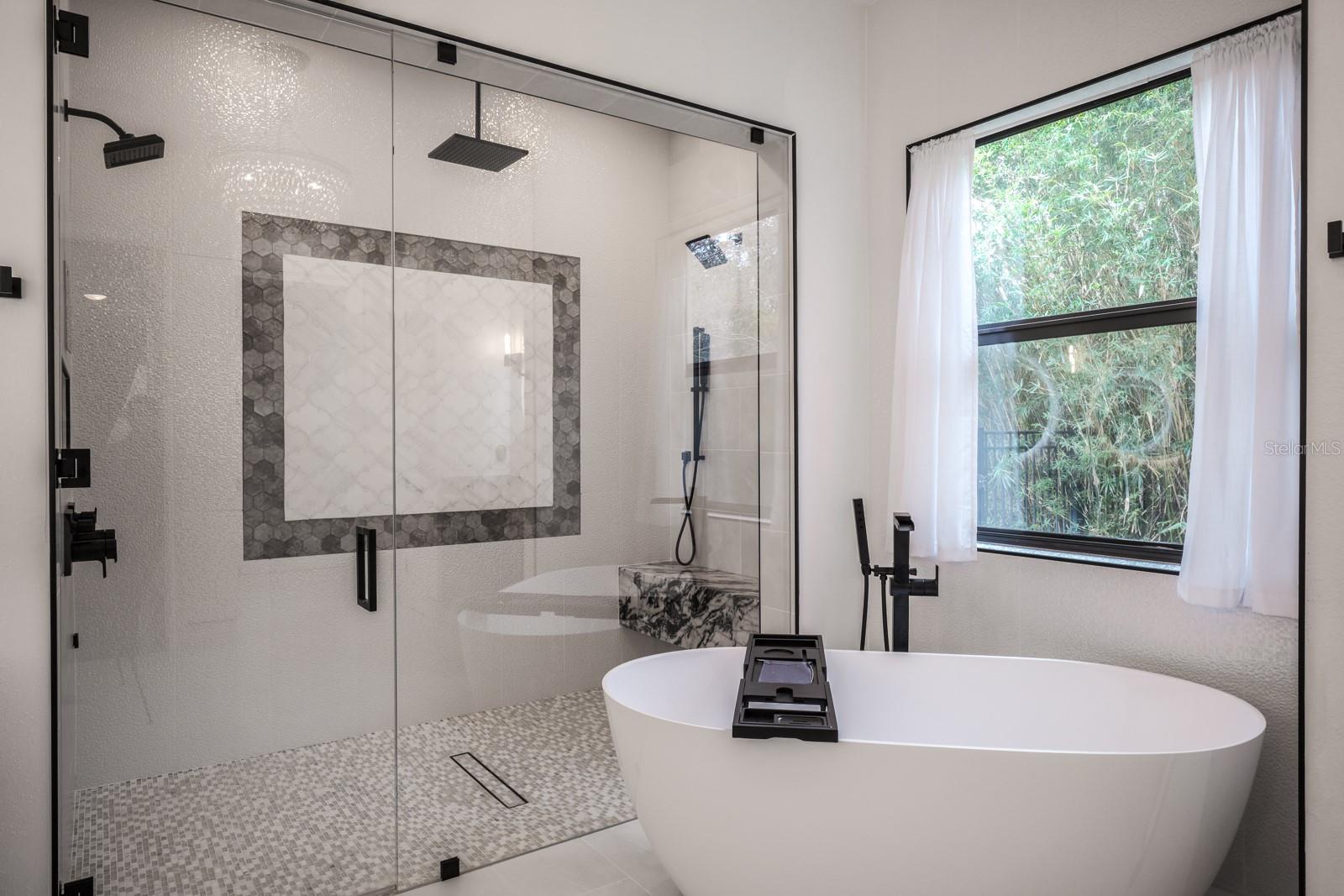 RENAISSANCE OAKS - Residential