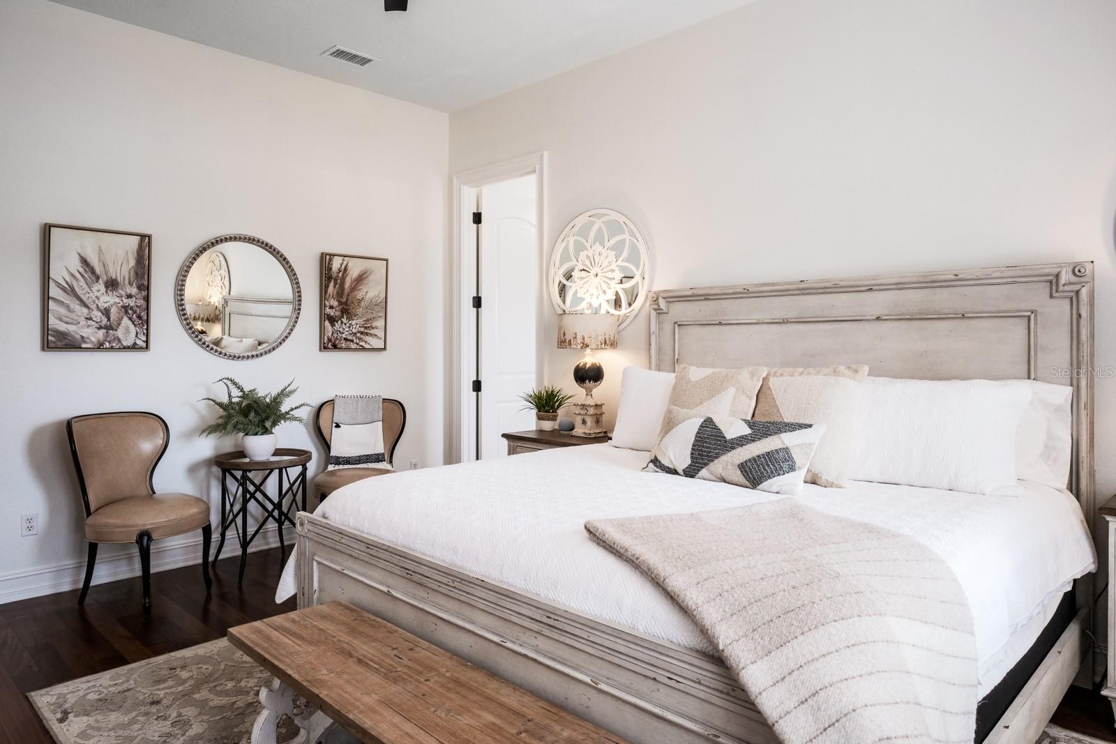 RENAISSANCE OAKS - Residential