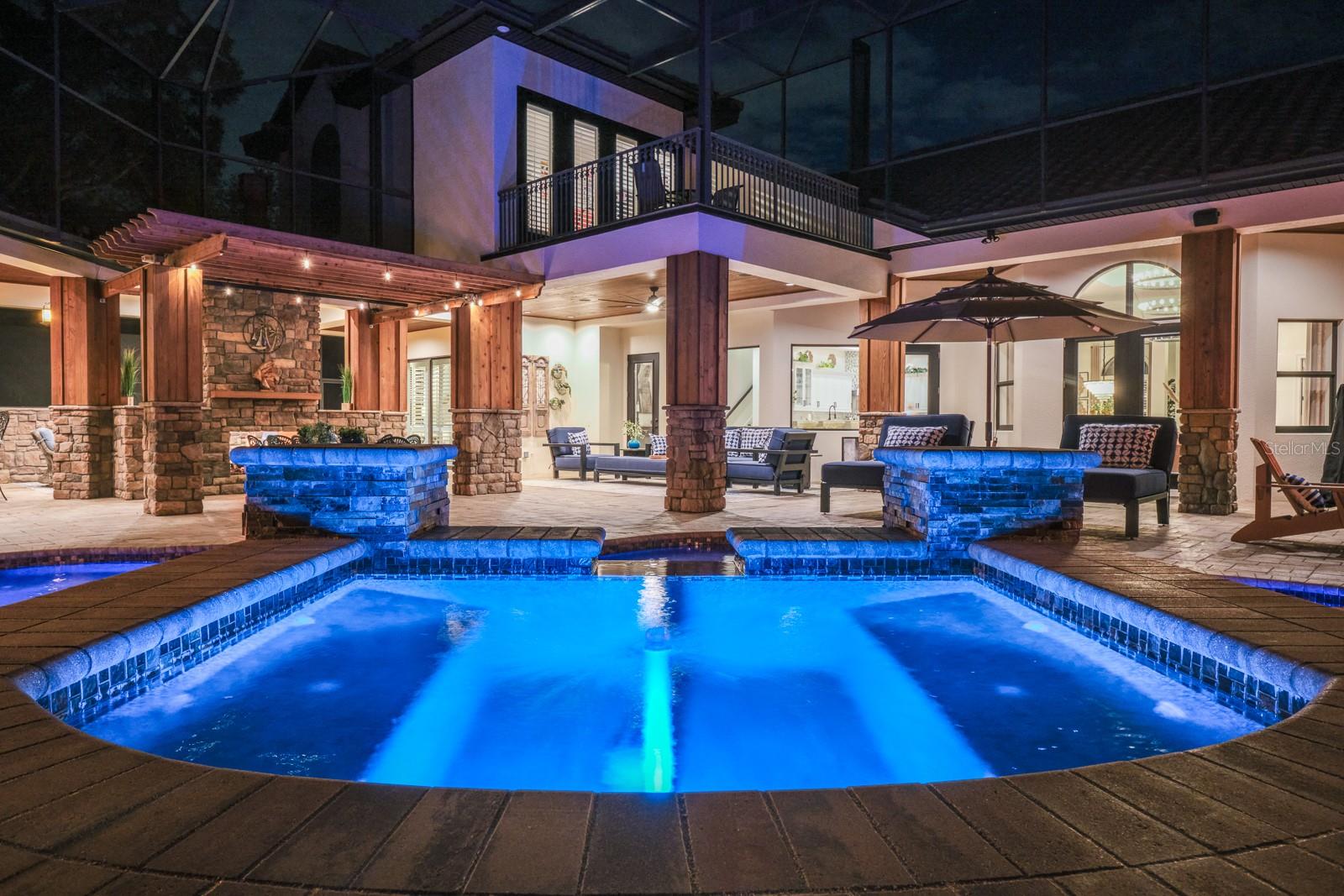 RENAISSANCE OAKS - Residential