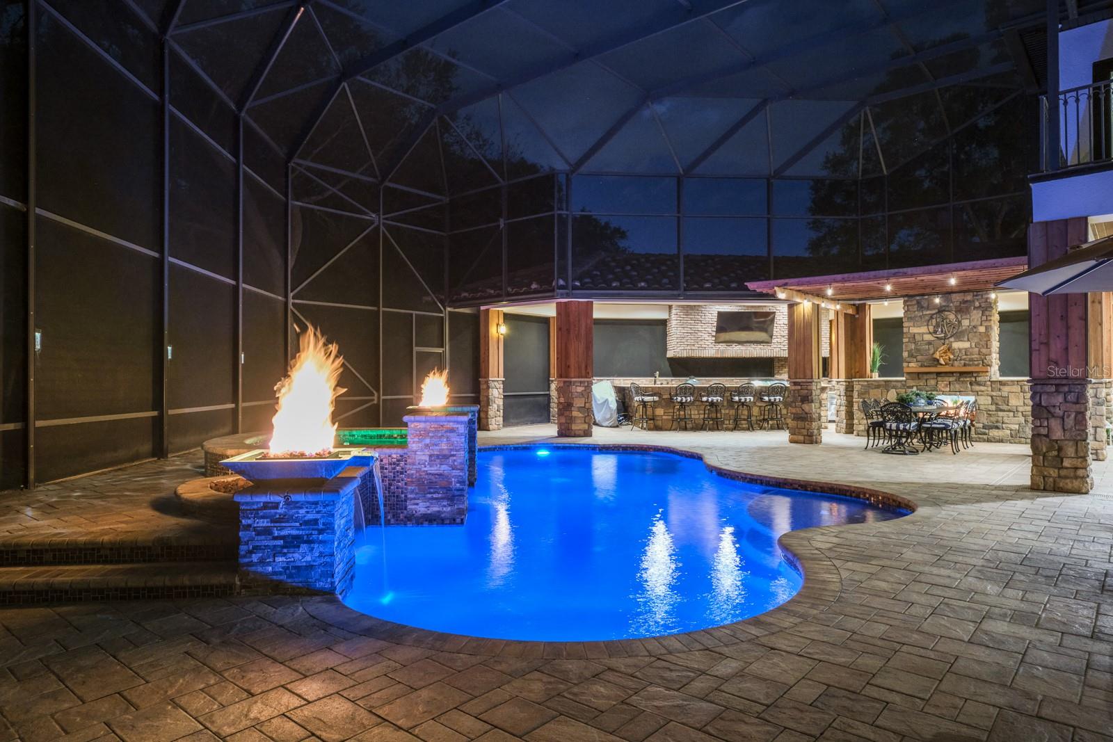 RENAISSANCE OAKS - Residential