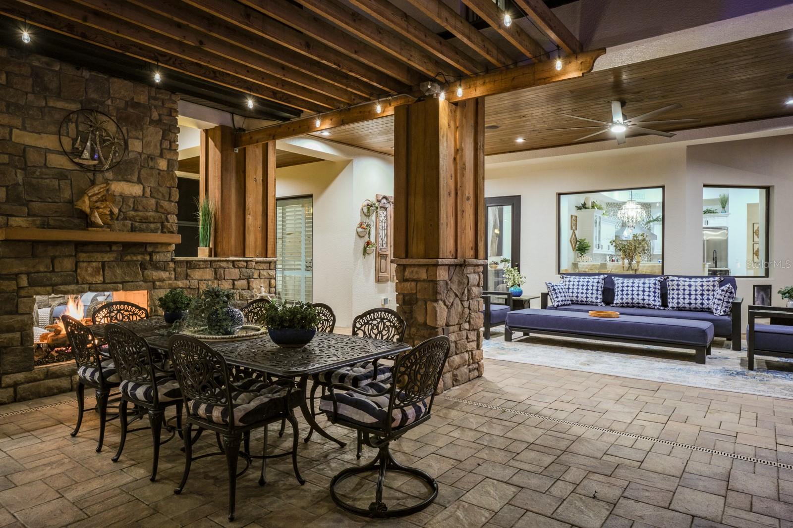 RENAISSANCE OAKS - Residential