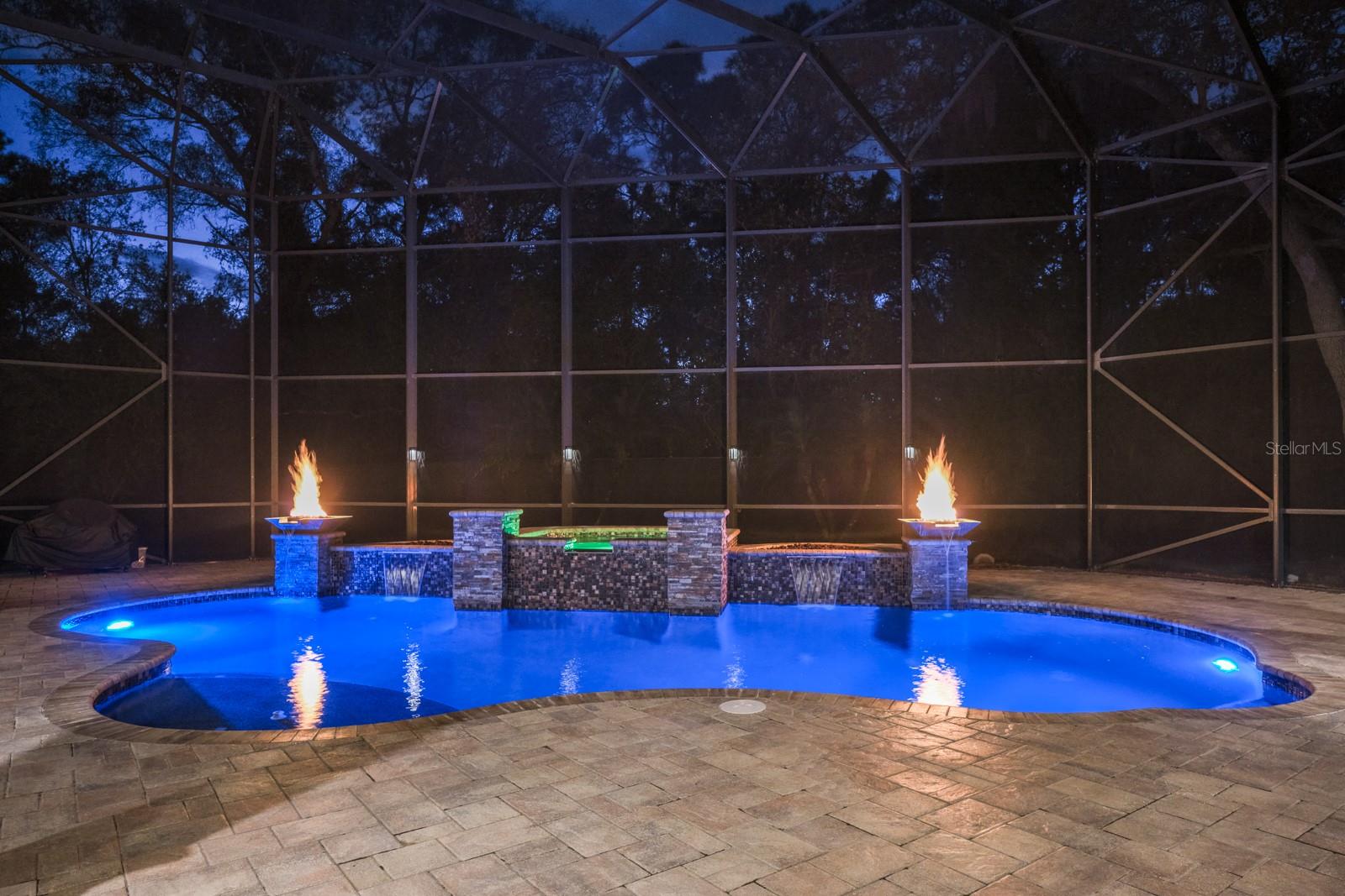 RENAISSANCE OAKS - Residential