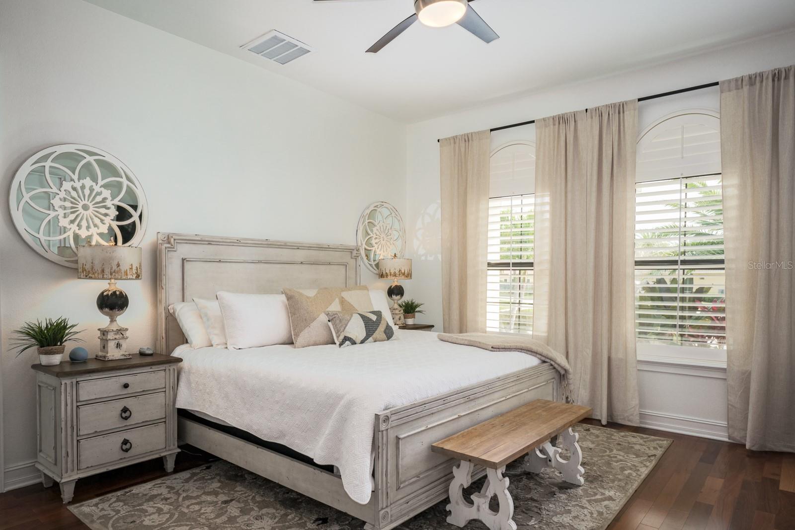 RENAISSANCE OAKS - Residential