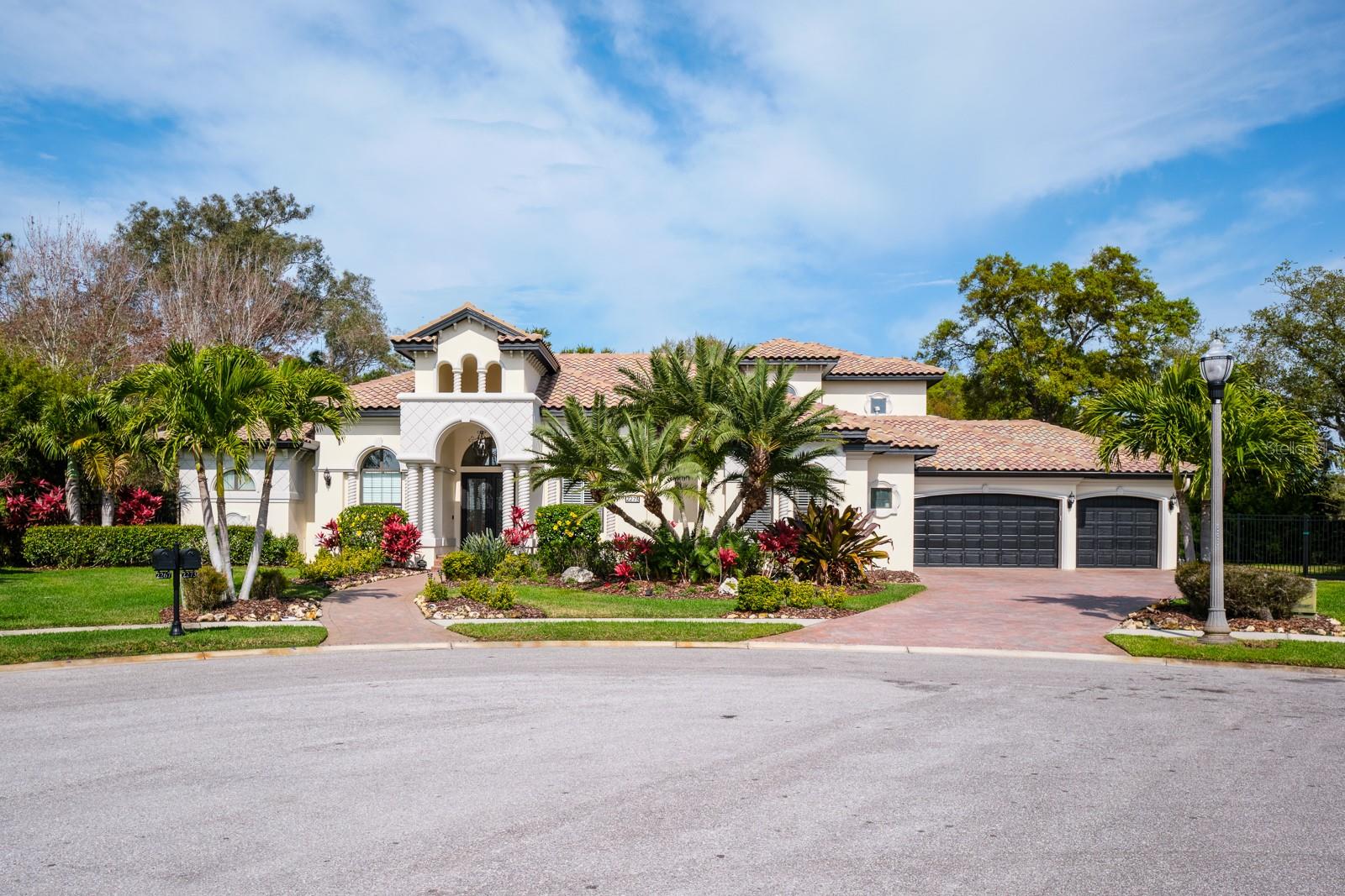 RENAISSANCE OAKS - Residential