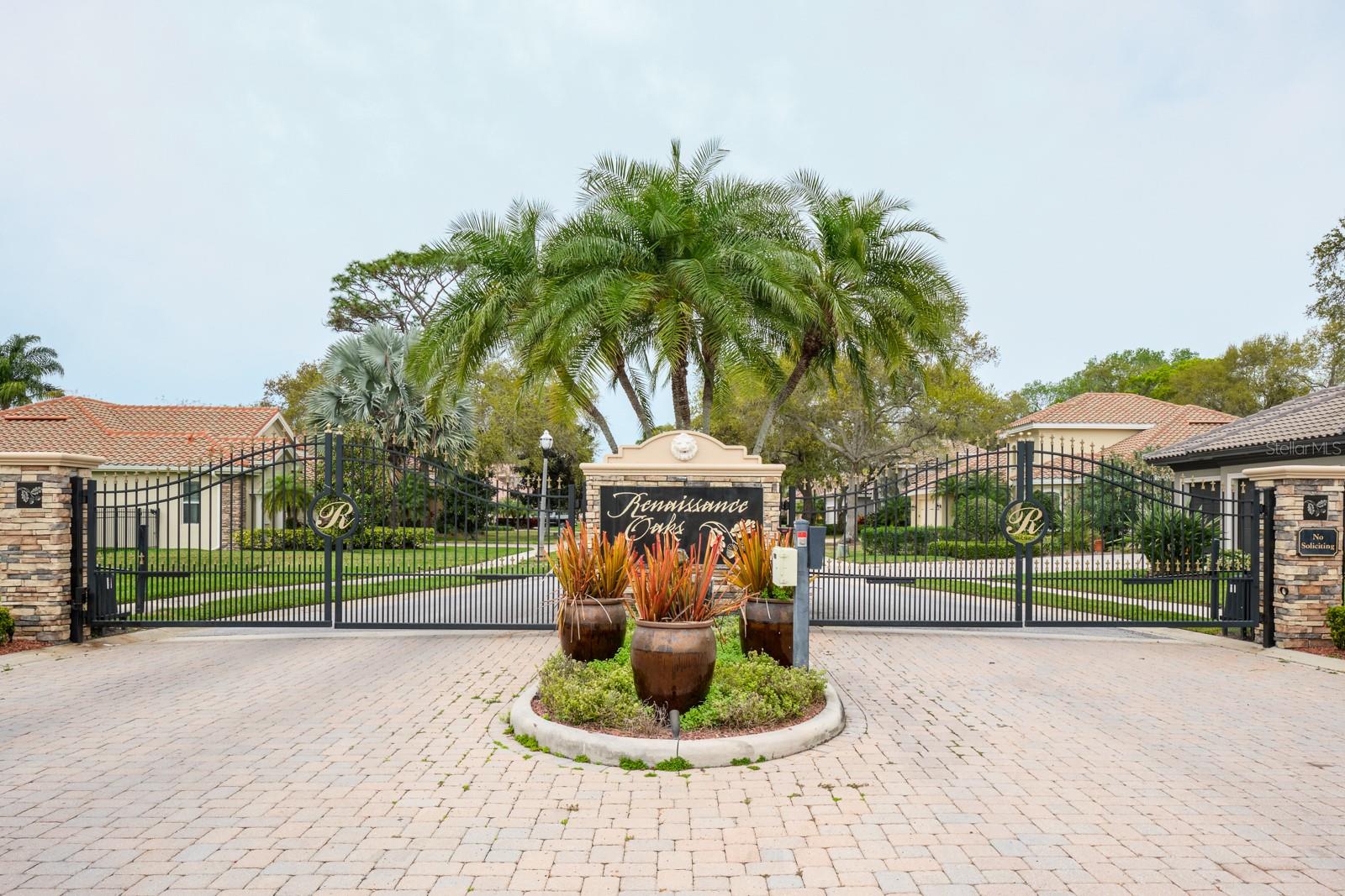 RENAISSANCE OAKS - Residential