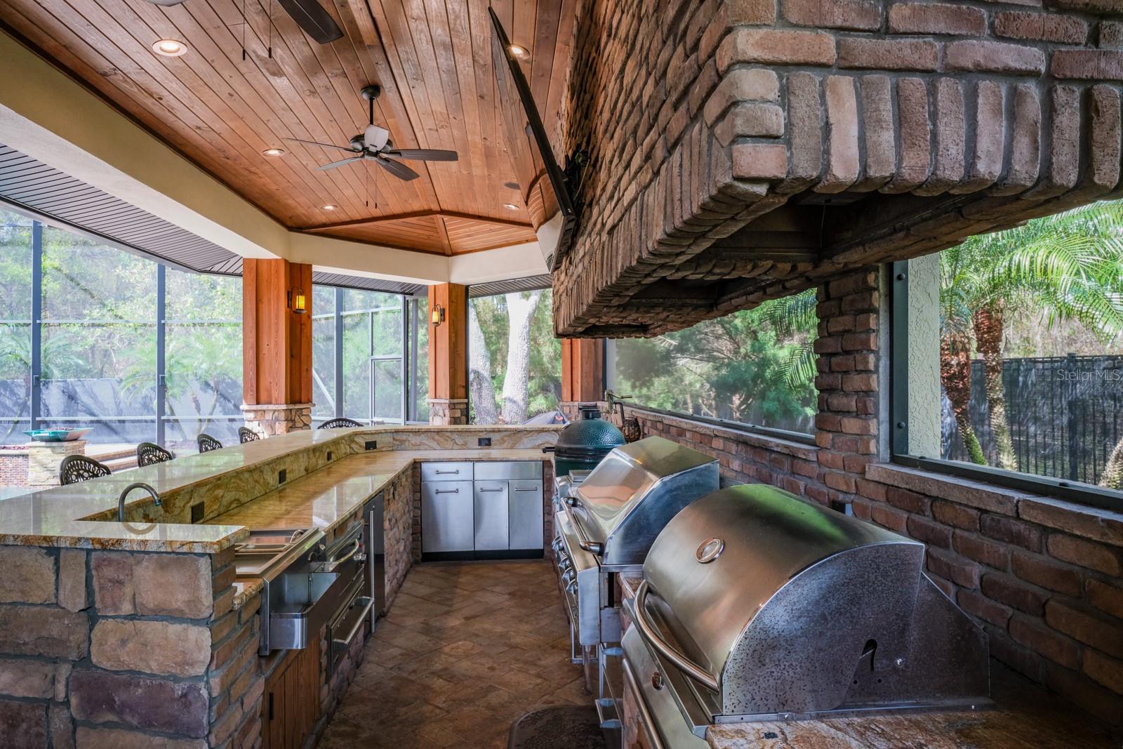 RENAISSANCE OAKS - Residential