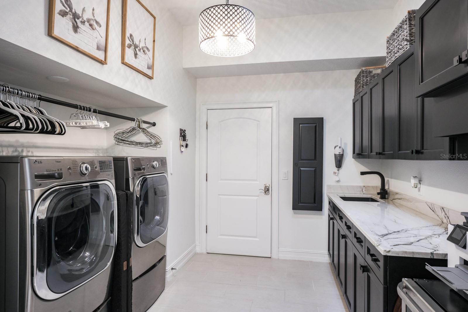 RENAISSANCE OAKS - Residential