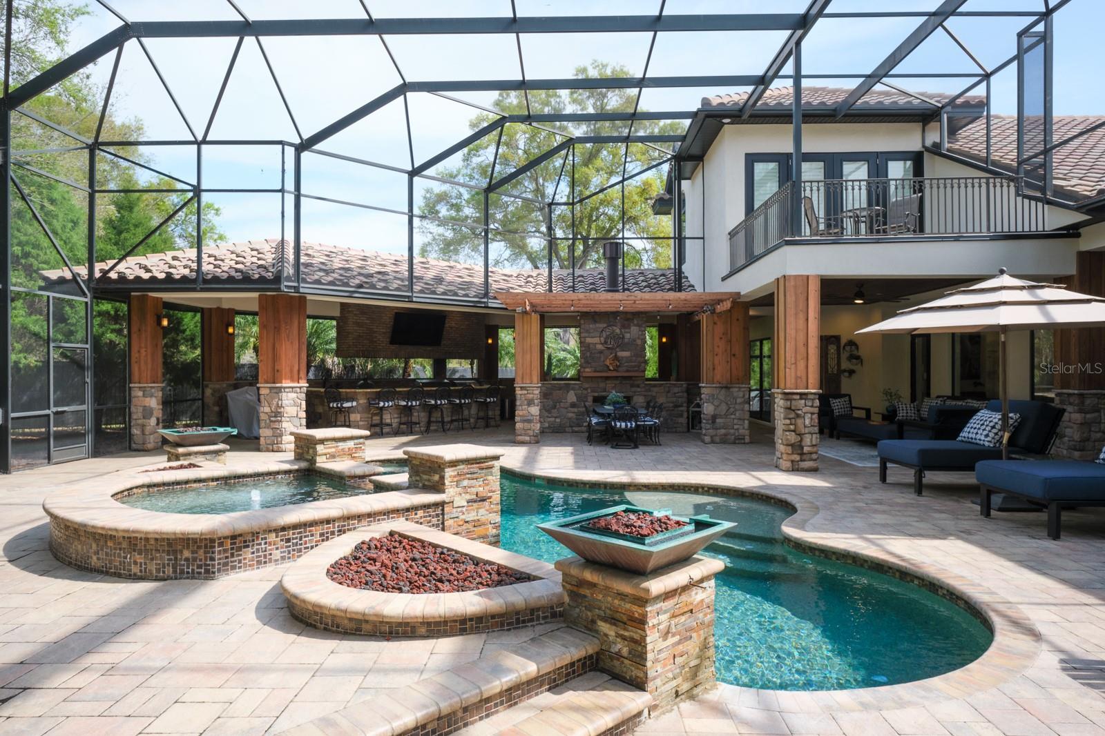 RENAISSANCE OAKS - Residential