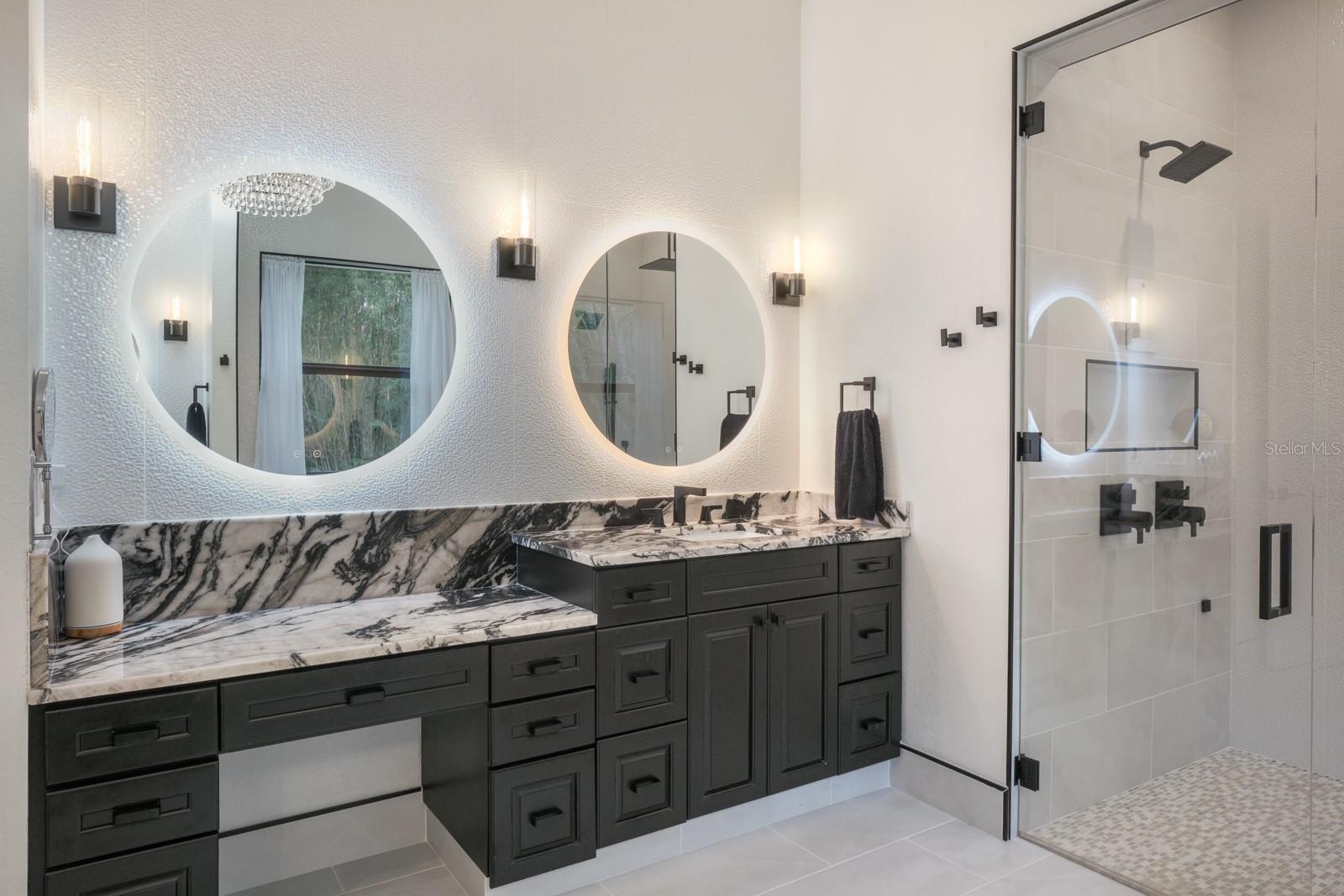 RENAISSANCE OAKS - Residential