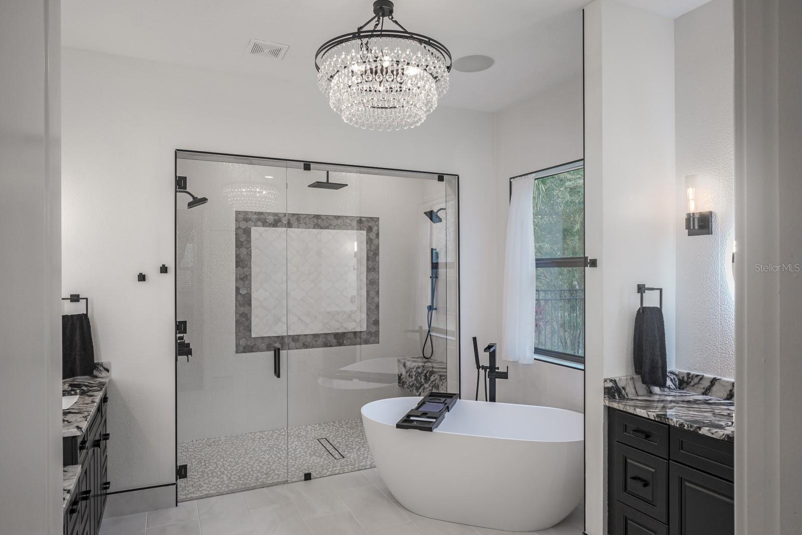 RENAISSANCE OAKS - Residential