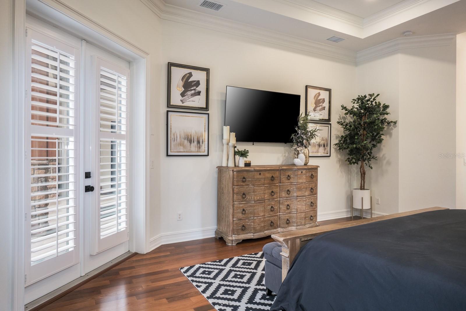 RENAISSANCE OAKS - Residential