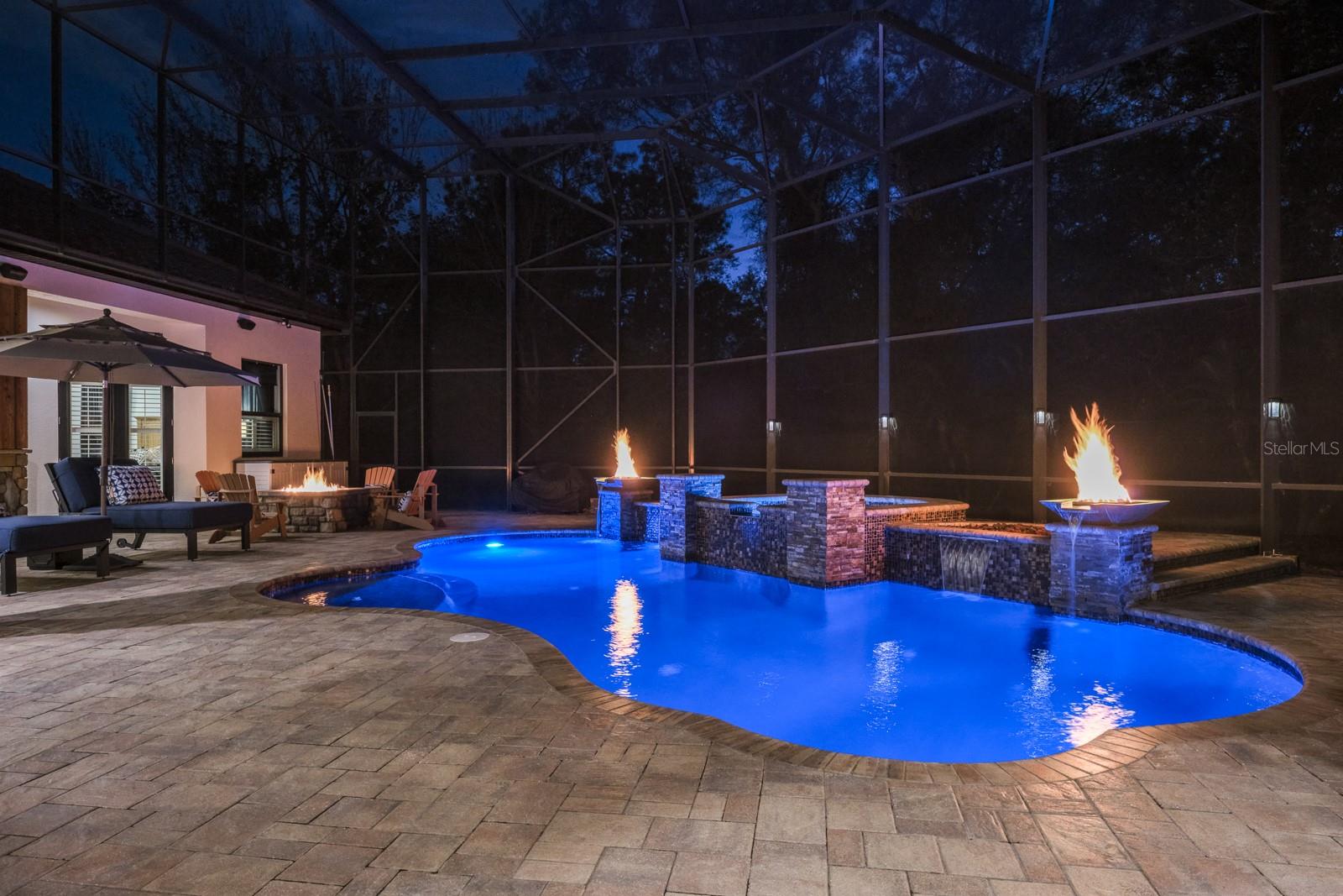 RENAISSANCE OAKS - Residential