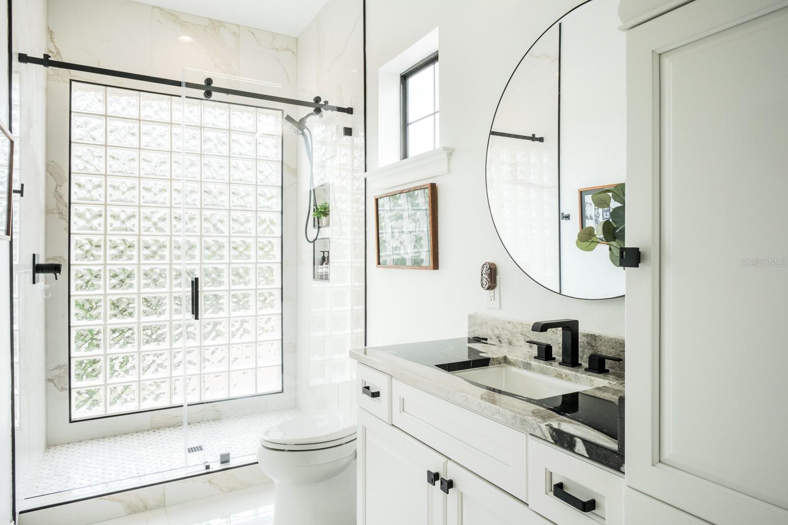 RENAISSANCE OAKS - Residential