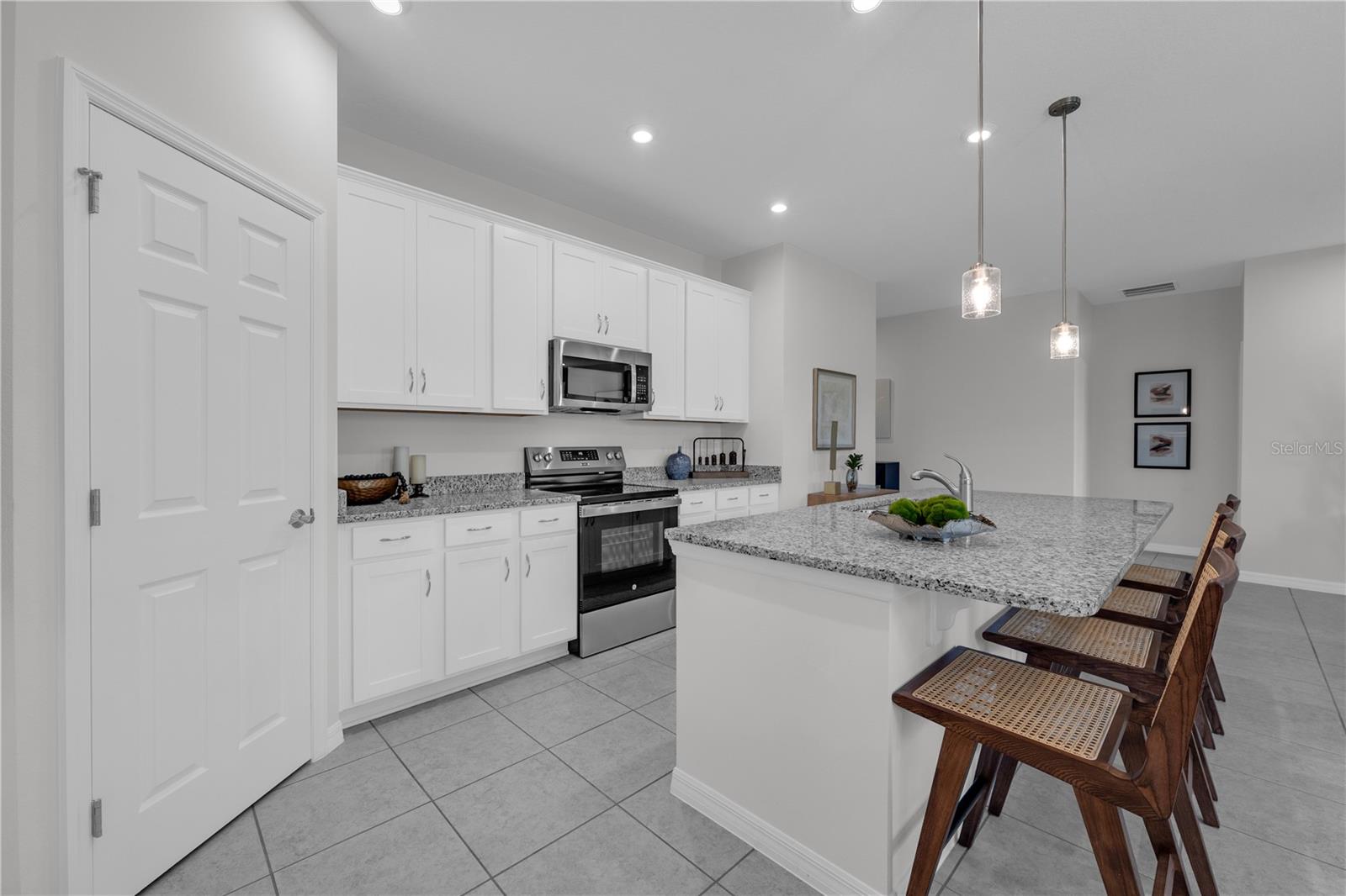 SUNSET LAKES ESTATES - Residential