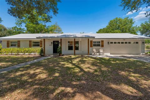 Photo of 2540 Lake Ellen Circle, Tampa, FL 33618 (MLS # TB8501087)