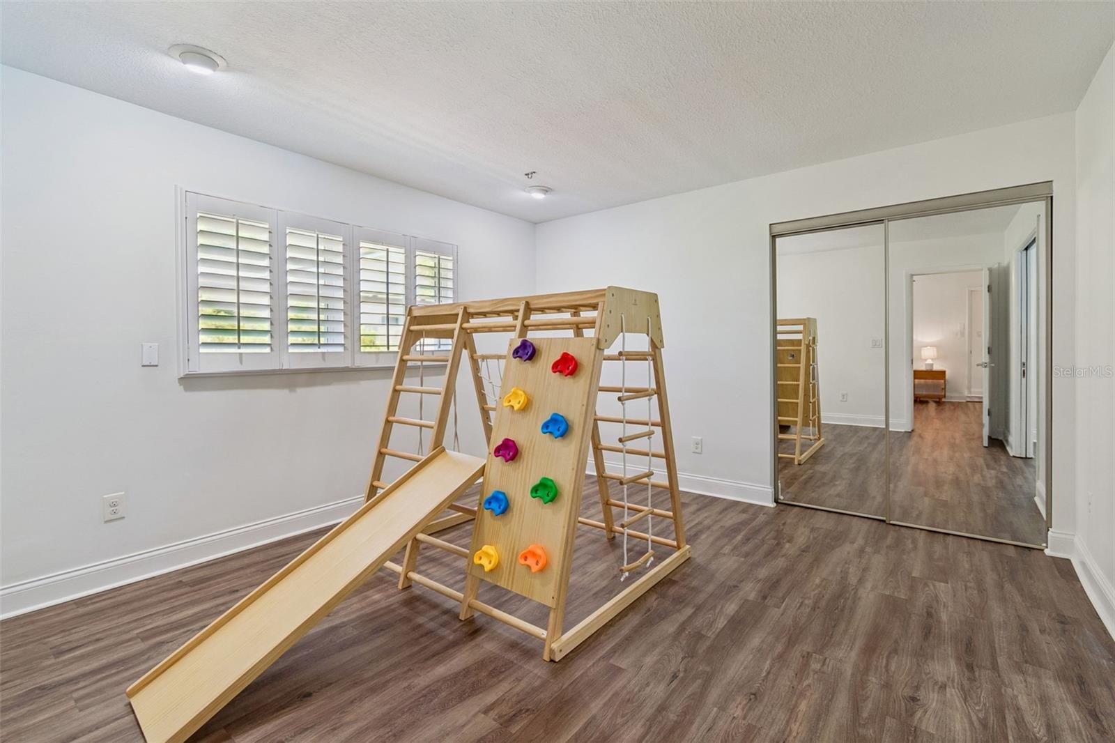 LAKE ELLEN ESTATES SUB - Residential