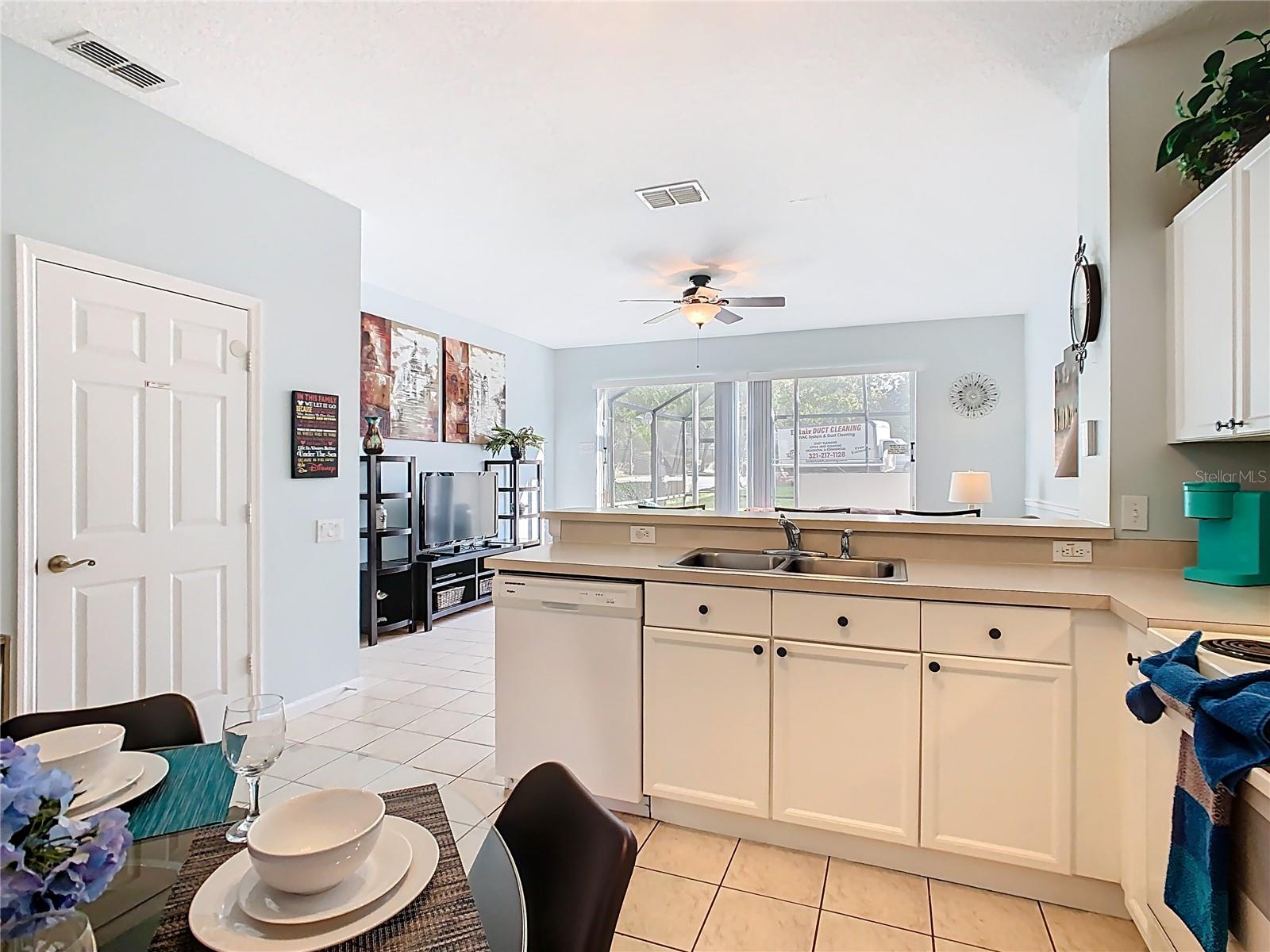 WINDSOR PALMS TWNHMS PH 3A - Residential