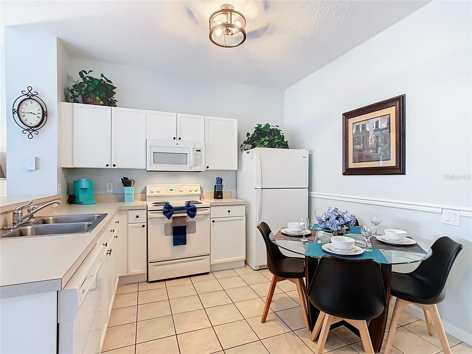 WINDSOR PALMS TWNHMS PH 3A - Residential