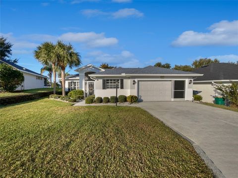 Photo of 5331 Indian Ocean Loop, Tavares, FL 32778 (MLS # O6364071)
