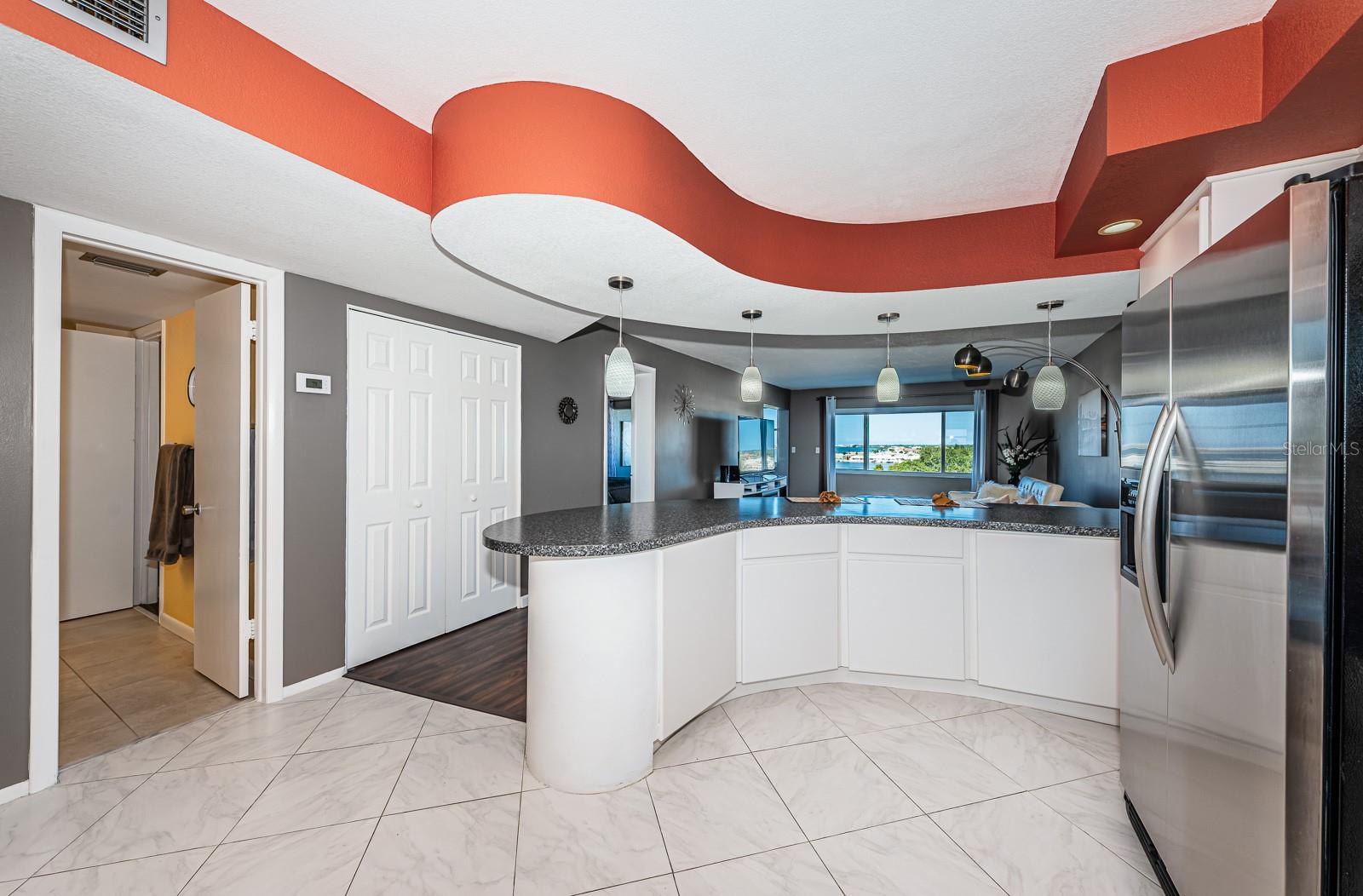 COLUMBIA TOWERS CONDO - Residential