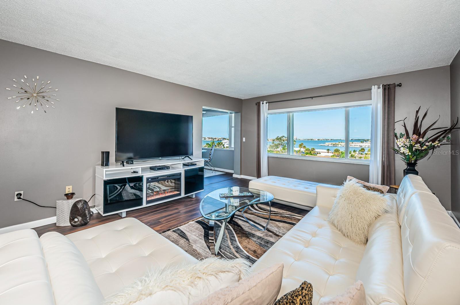 COLUMBIA TOWERS CONDO - Residential