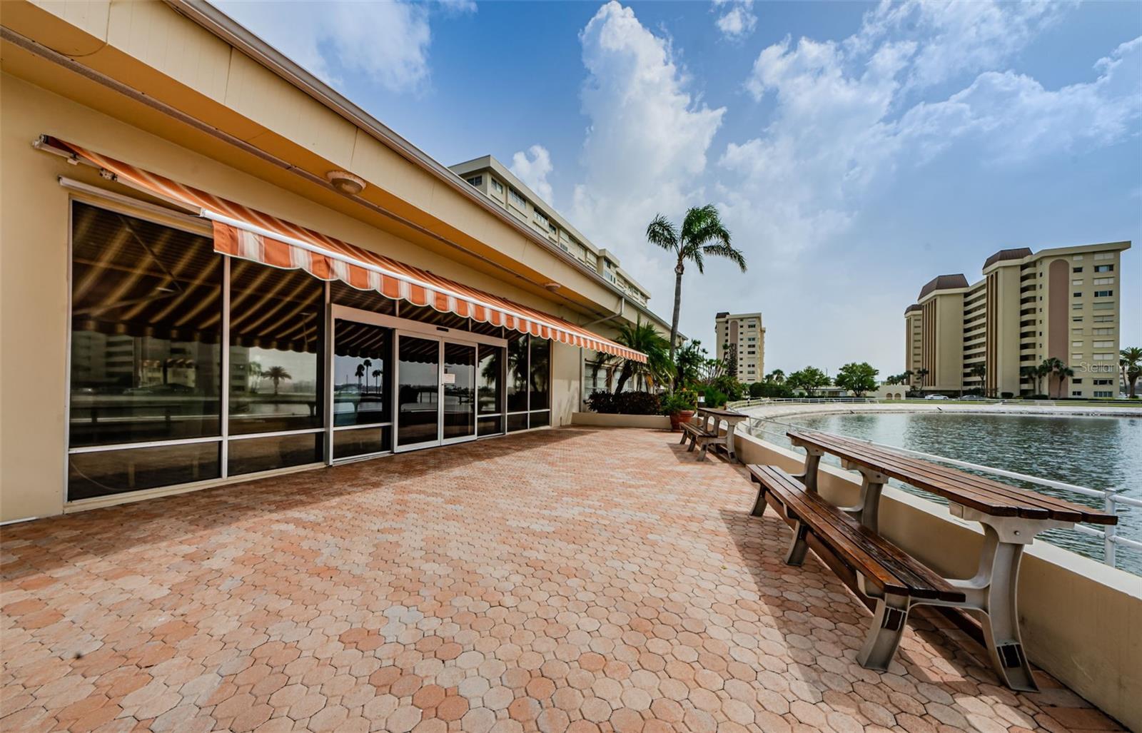COLUMBIA TOWERS CONDO - Residential