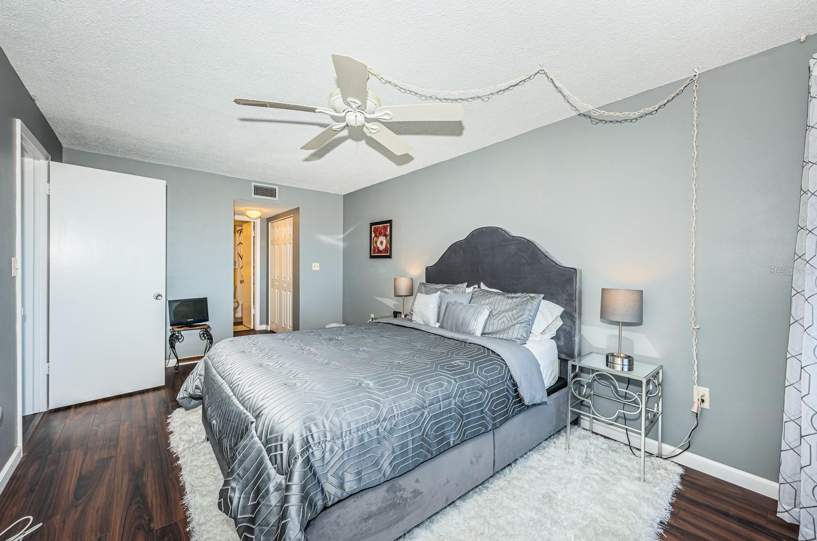 COLUMBIA TOWERS CONDO - Residential
