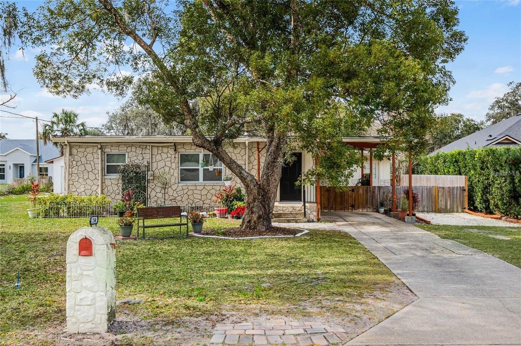 Photo of 2160 Corbett Road, Orlando, FL 32826 (MLS # O6411586)
