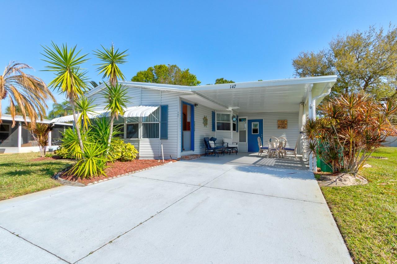 HUGE PRICE REDUCTION!
BUILT IN FIREPLACE!! Retirement at its finest. Adorable 2- or 3-Bedroom home sits in a gated 55 plus community. Most furnishings stay with the home, key is ready for new owners. Less than a mile to I-95, minutes to the beach and enjoy the Space Coast and all is to offer. You will never be bored having many community activities. Community has two lakes with private boat dock, large swimming pool, hot tub, tennis courts and pickle ball.