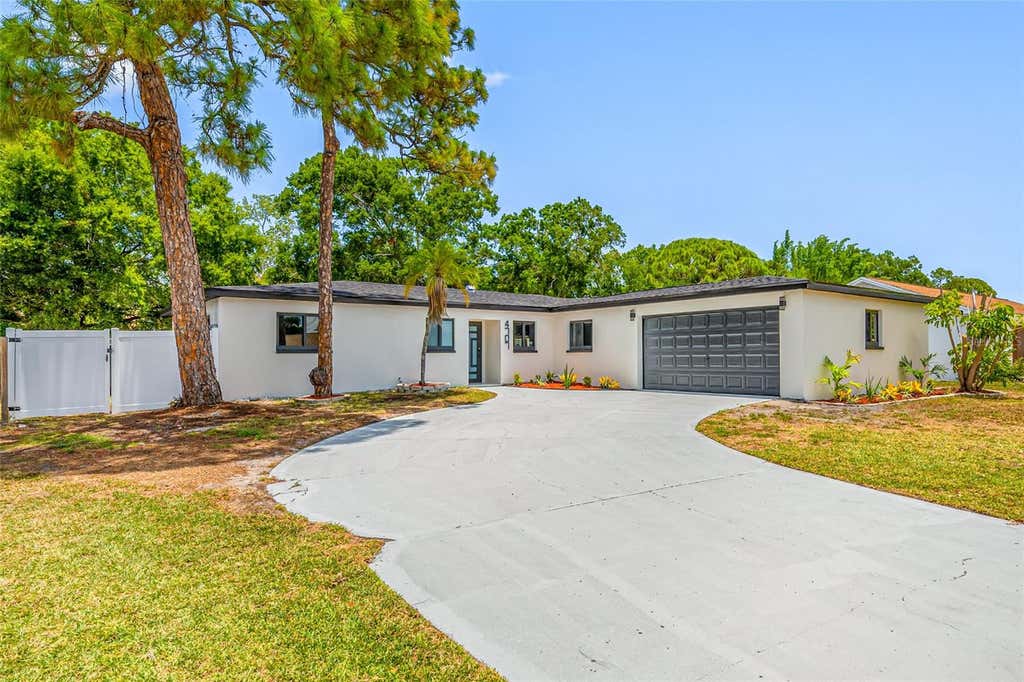 Photo of 4707 W Paul Avenue, Tampa, FL 33611 (MLS # TB8520153)