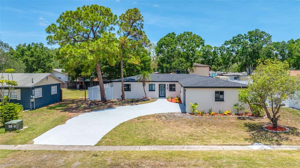 Photo of 4707 W Paul Avenue, Tampa, FL 33611 (MLS # TB8520153)