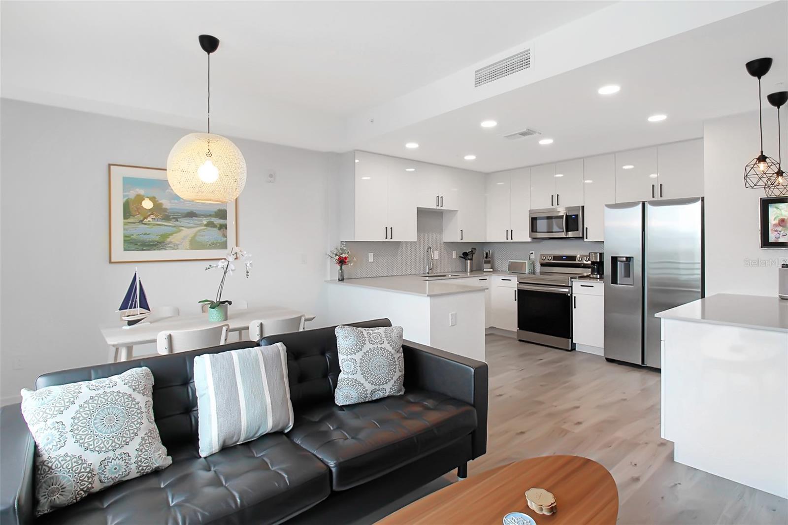 STRAND/SARASOTA - Residential Lease