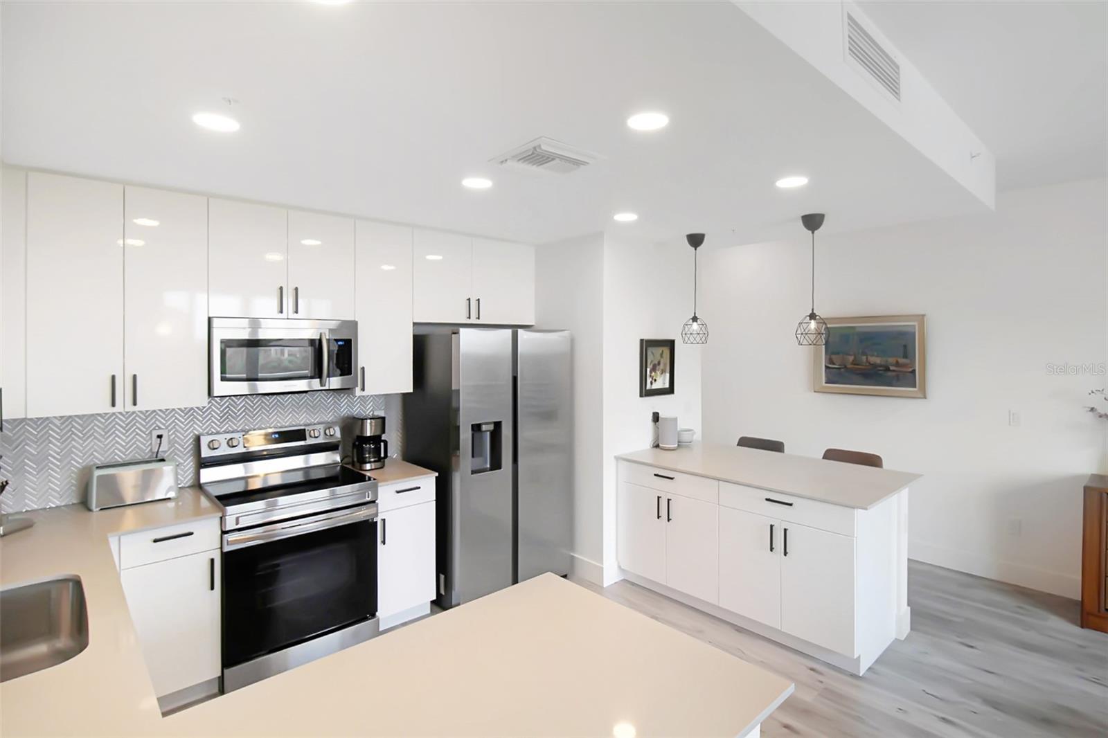 STRAND/SARASOTA - Residential Lease