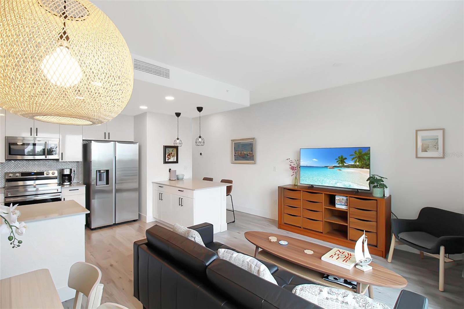 STRAND/SARASOTA - Residential Lease