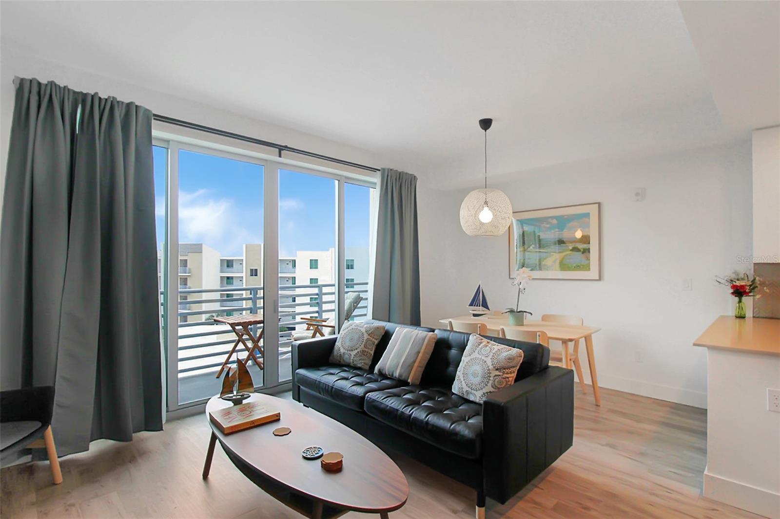 STRAND/SARASOTA - Residential Lease