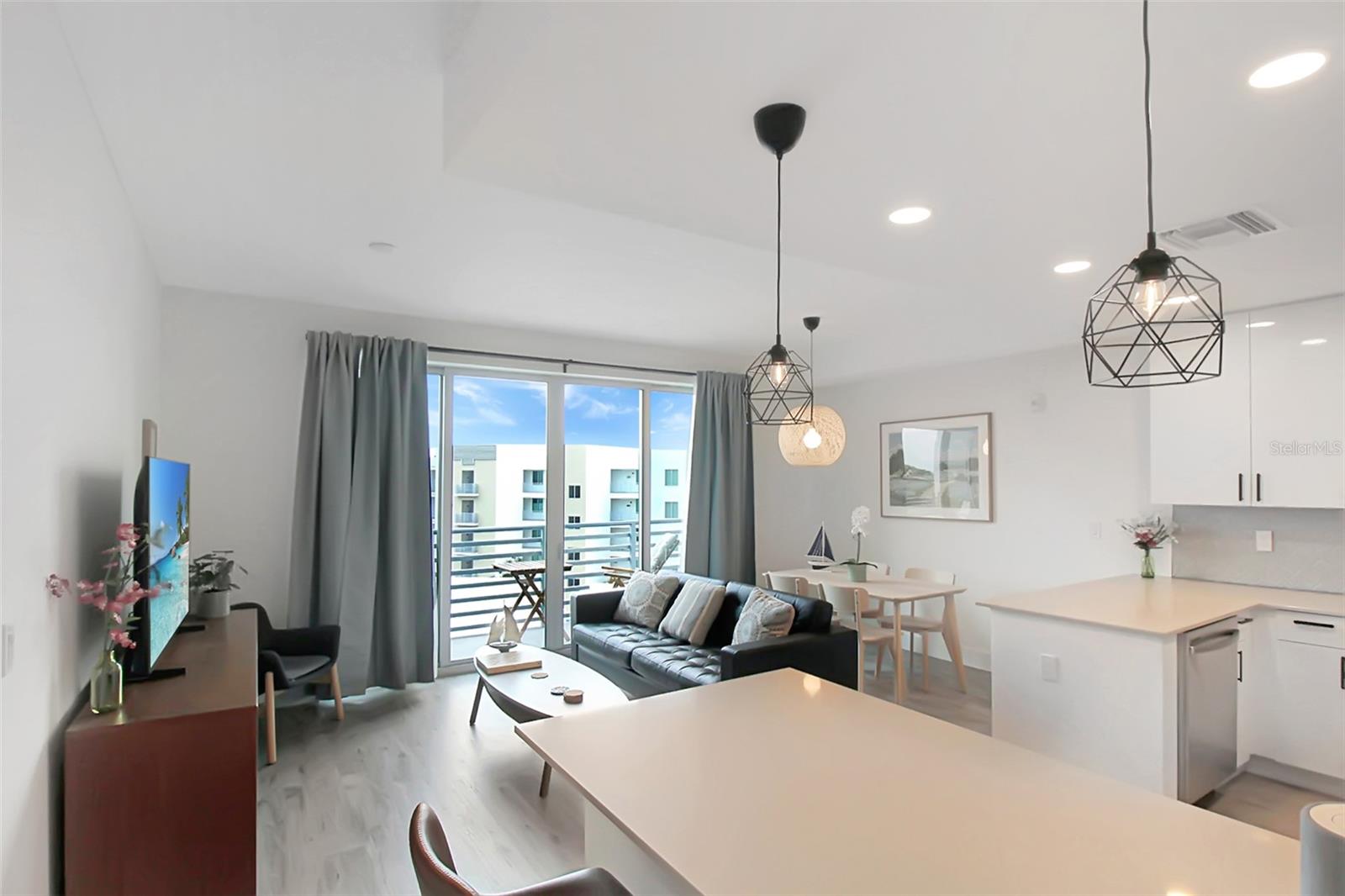 STRAND/SARASOTA - Residential Lease