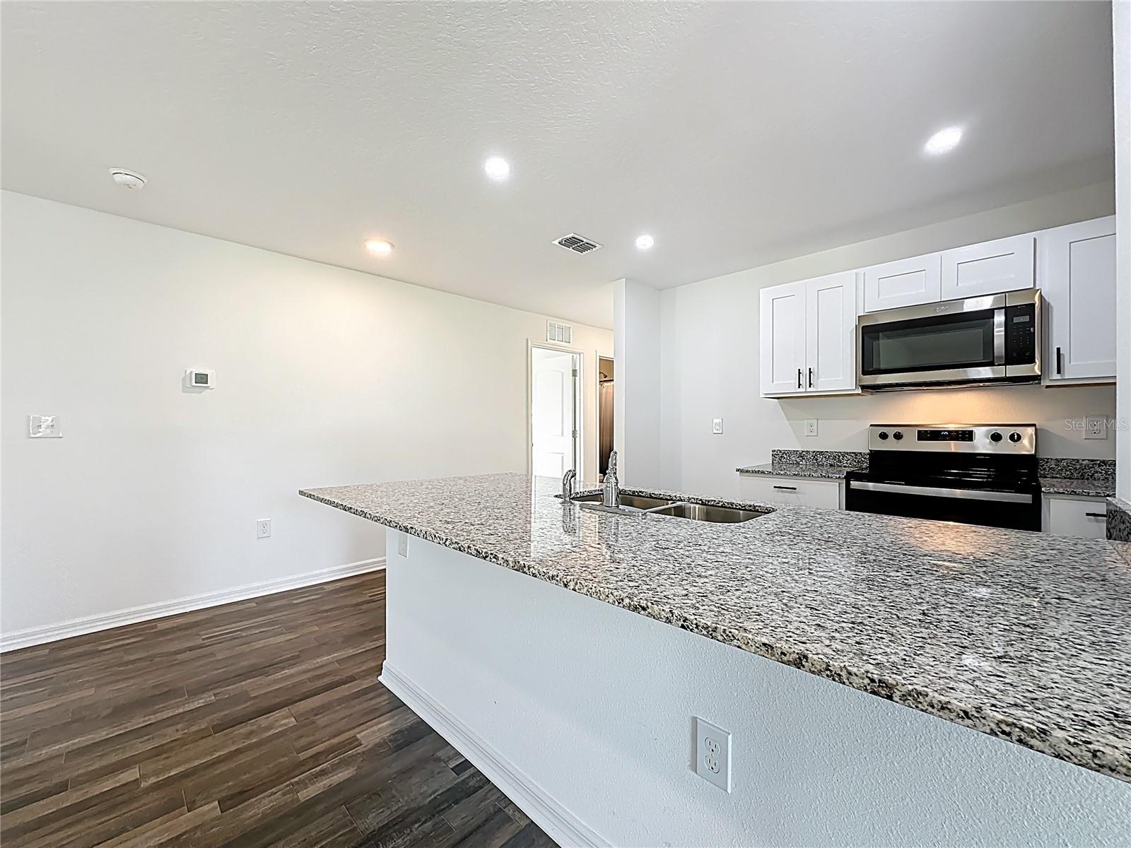 LIVE OAK GOLF & COUNTRY CLUB ESTATES - Residential