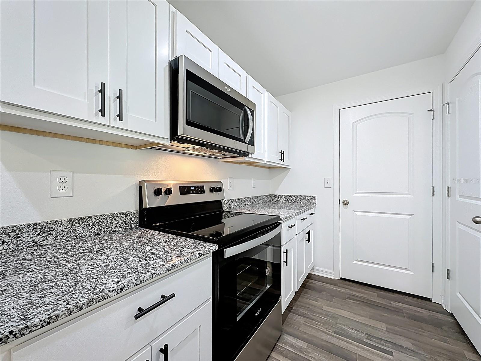 LIVE OAK GOLF & COUNTRY CLUB ESTATES - Residential