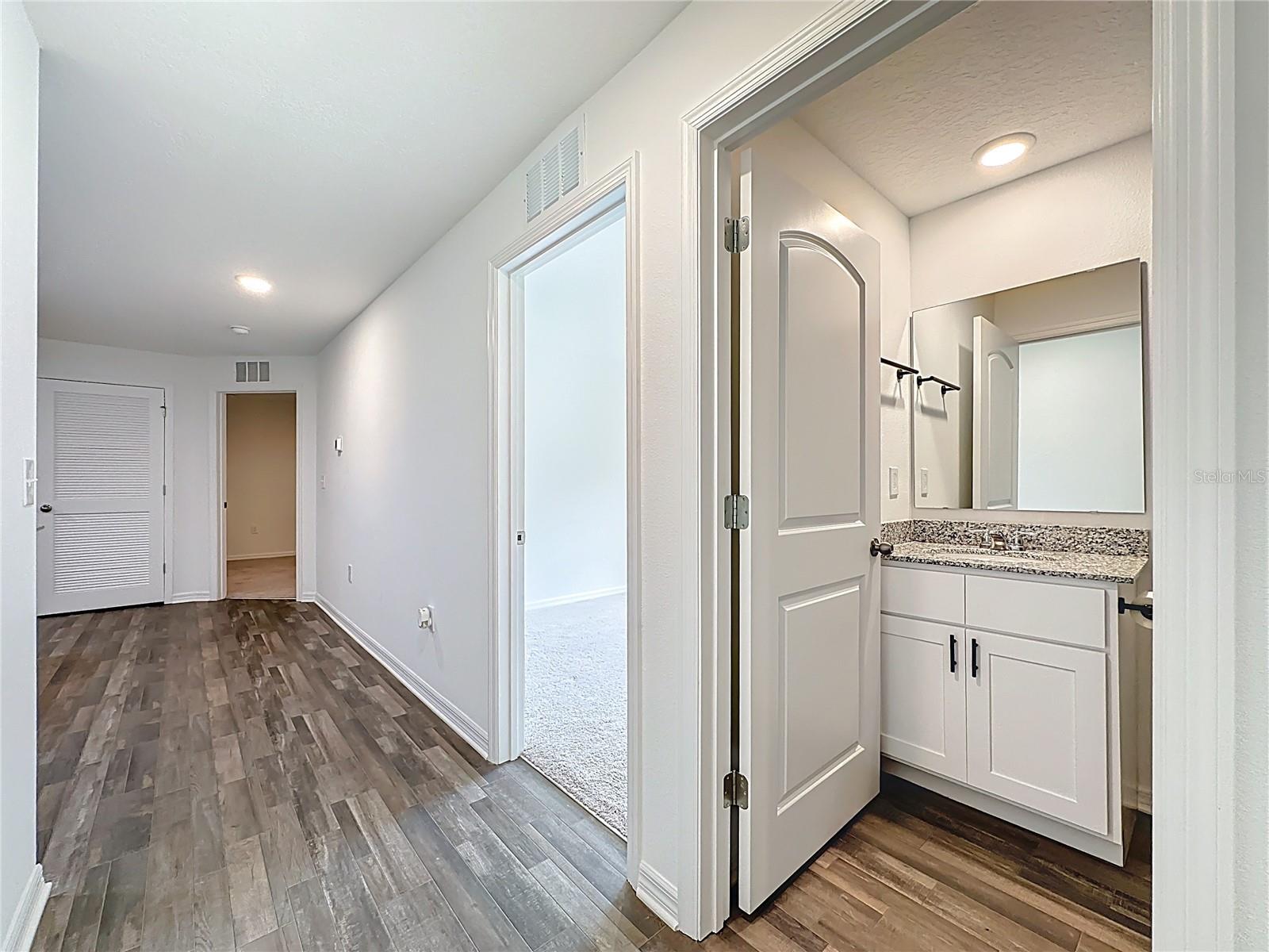 LIVE OAK GOLF & COUNTRY CLUB ESTATES - Residential