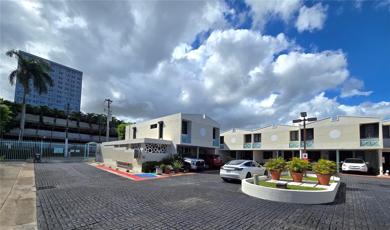 CONDOMINIO VILLAS DE TIVOLI - Residential