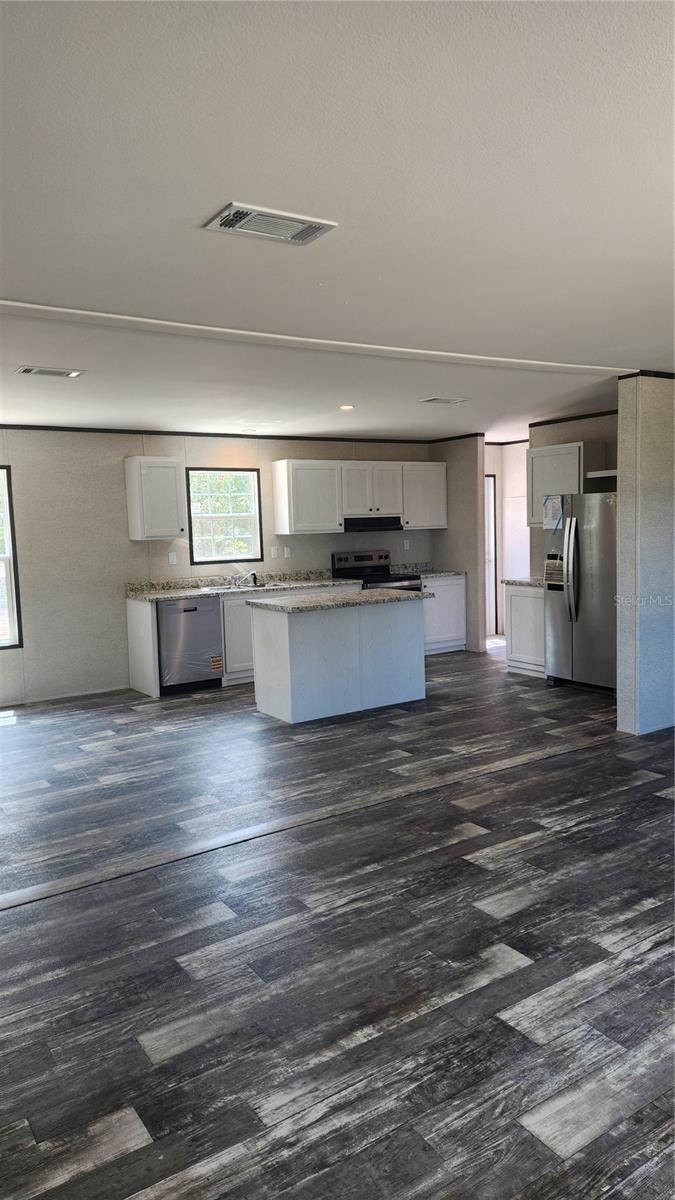 WILLISTON HIGHLANDS - Residential