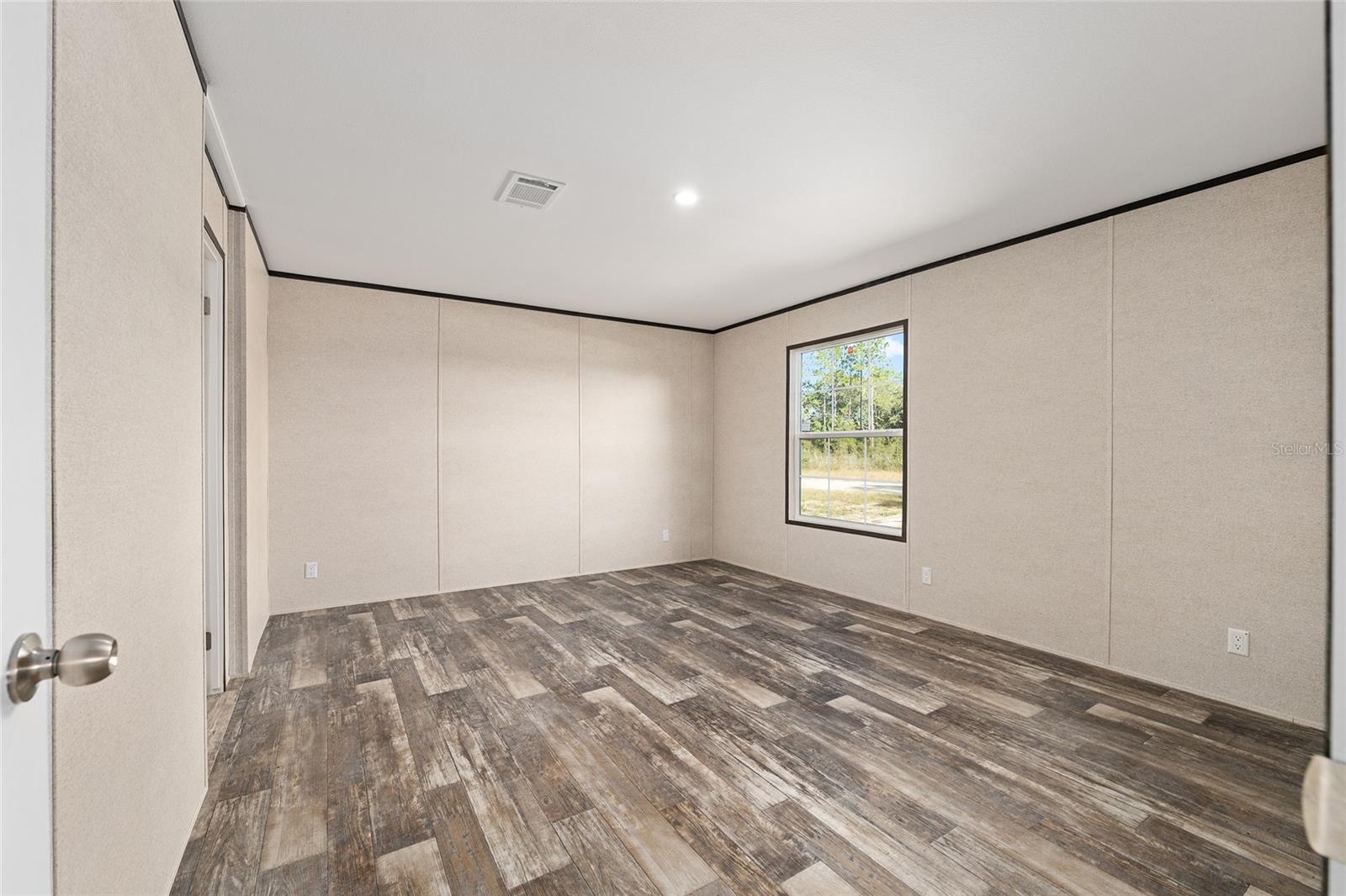 WILLISTON HIGHLANDS - Residential