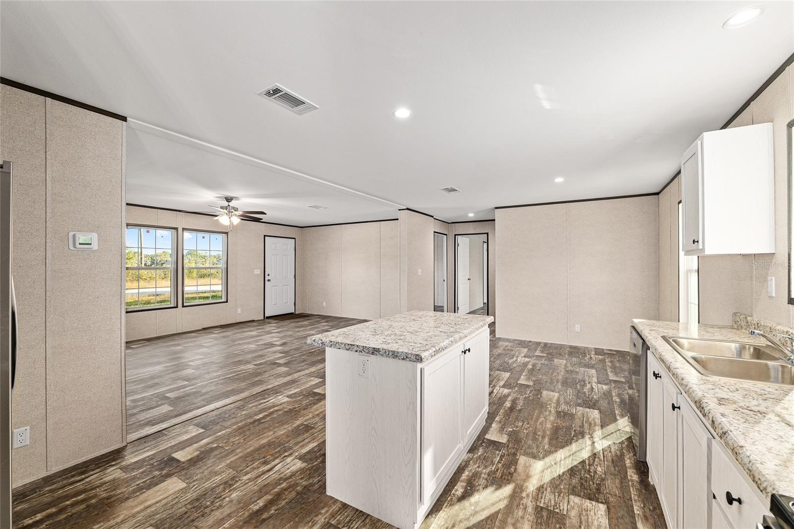 WILLISTON HIGHLANDS - Residential